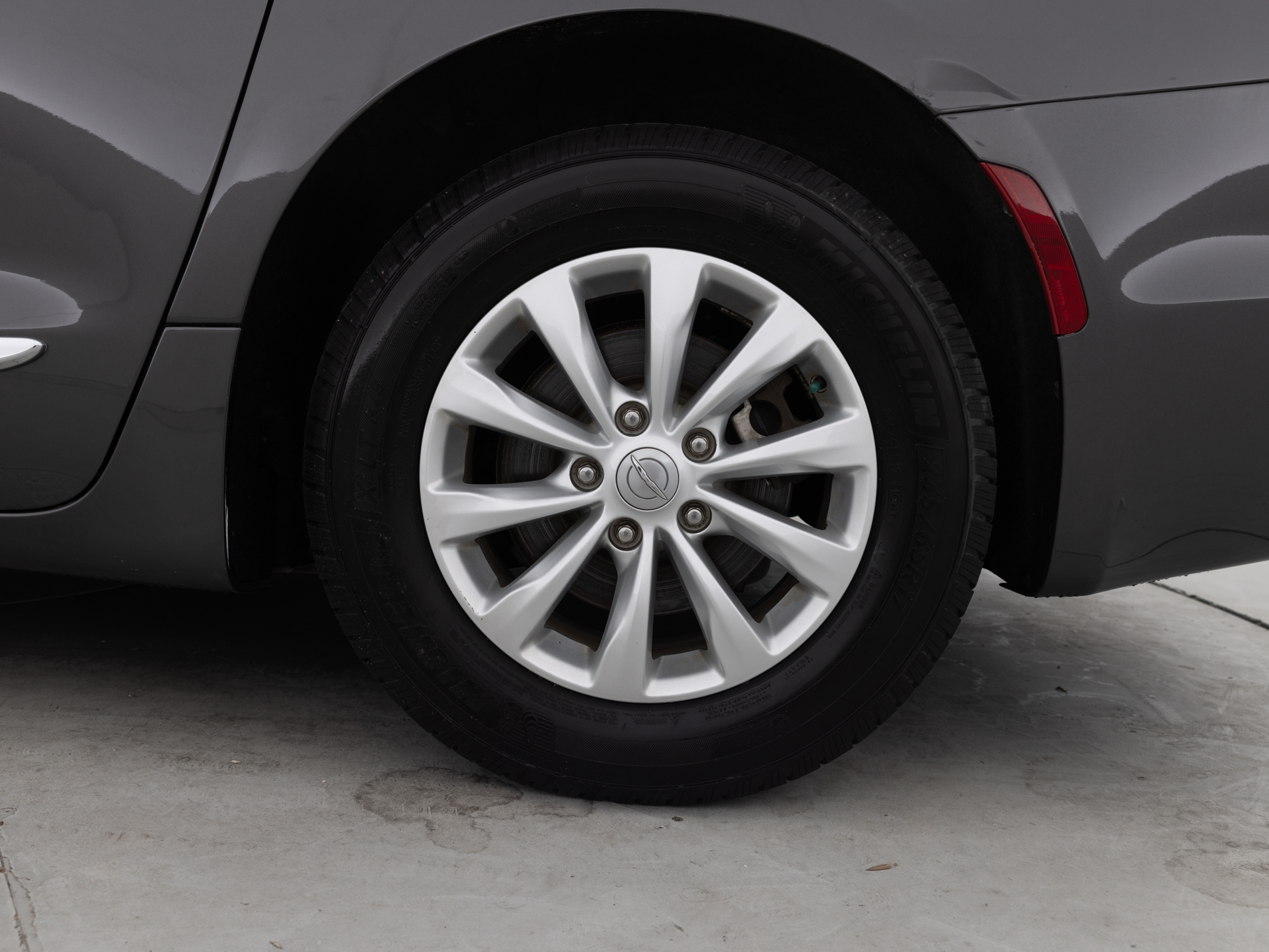 Used Gray Chysler Pacifica-10 for Sale