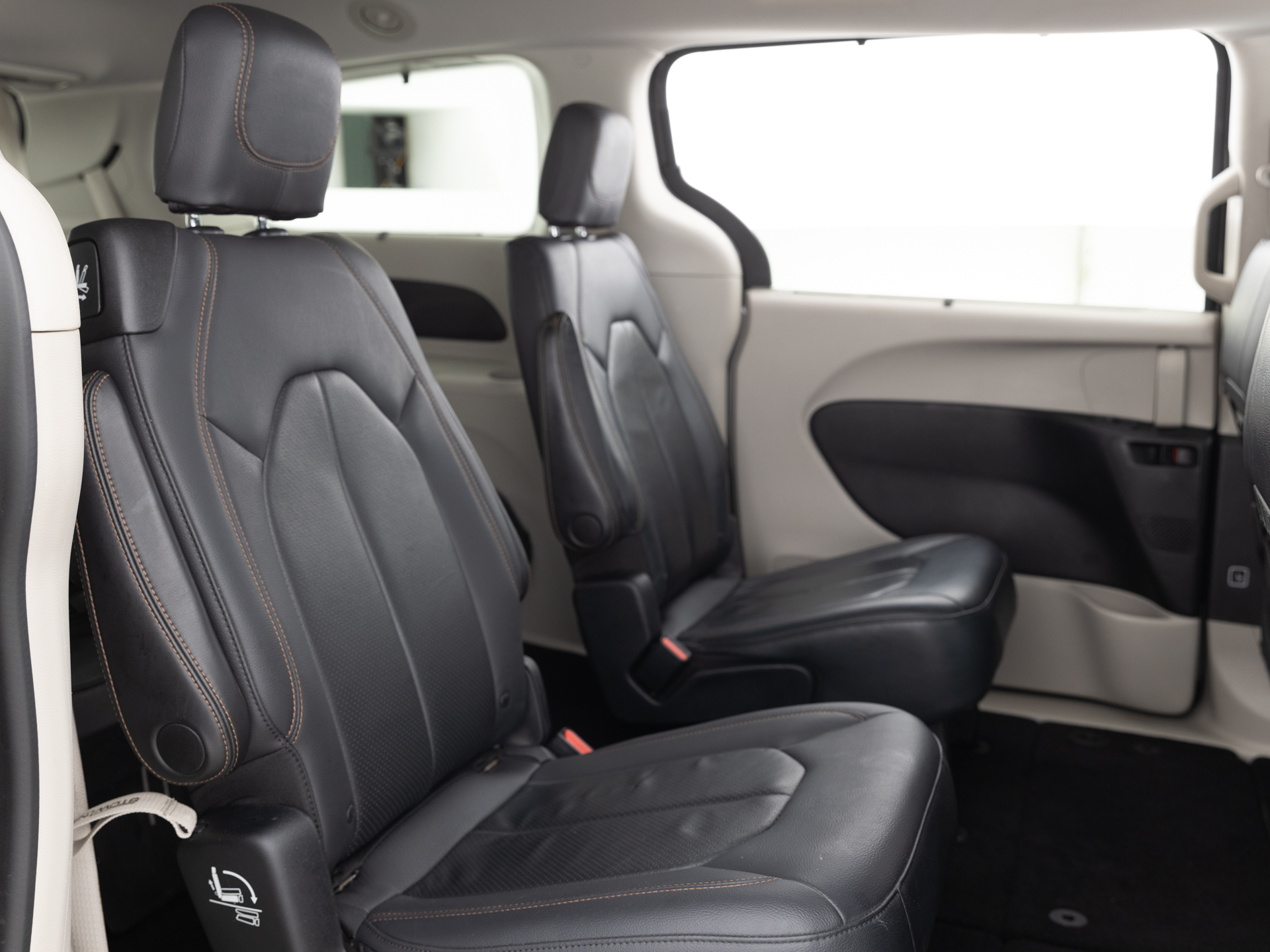 Used Gray Chysler Pacifica-21 for Sale