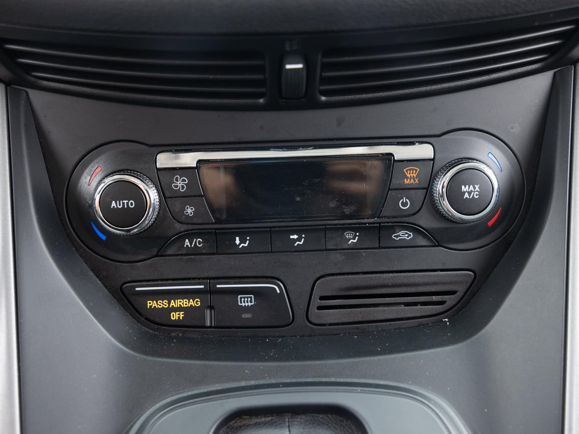 Used Gray Ford Escape SE-27 for Sale