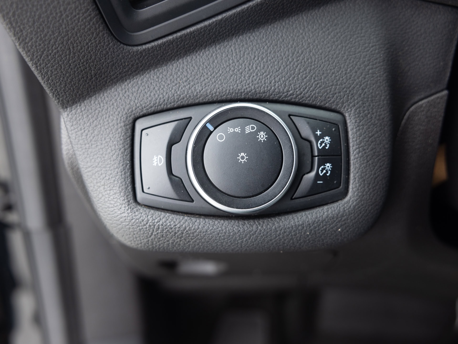 Used Gray Ford Escape SE-28 for Sale