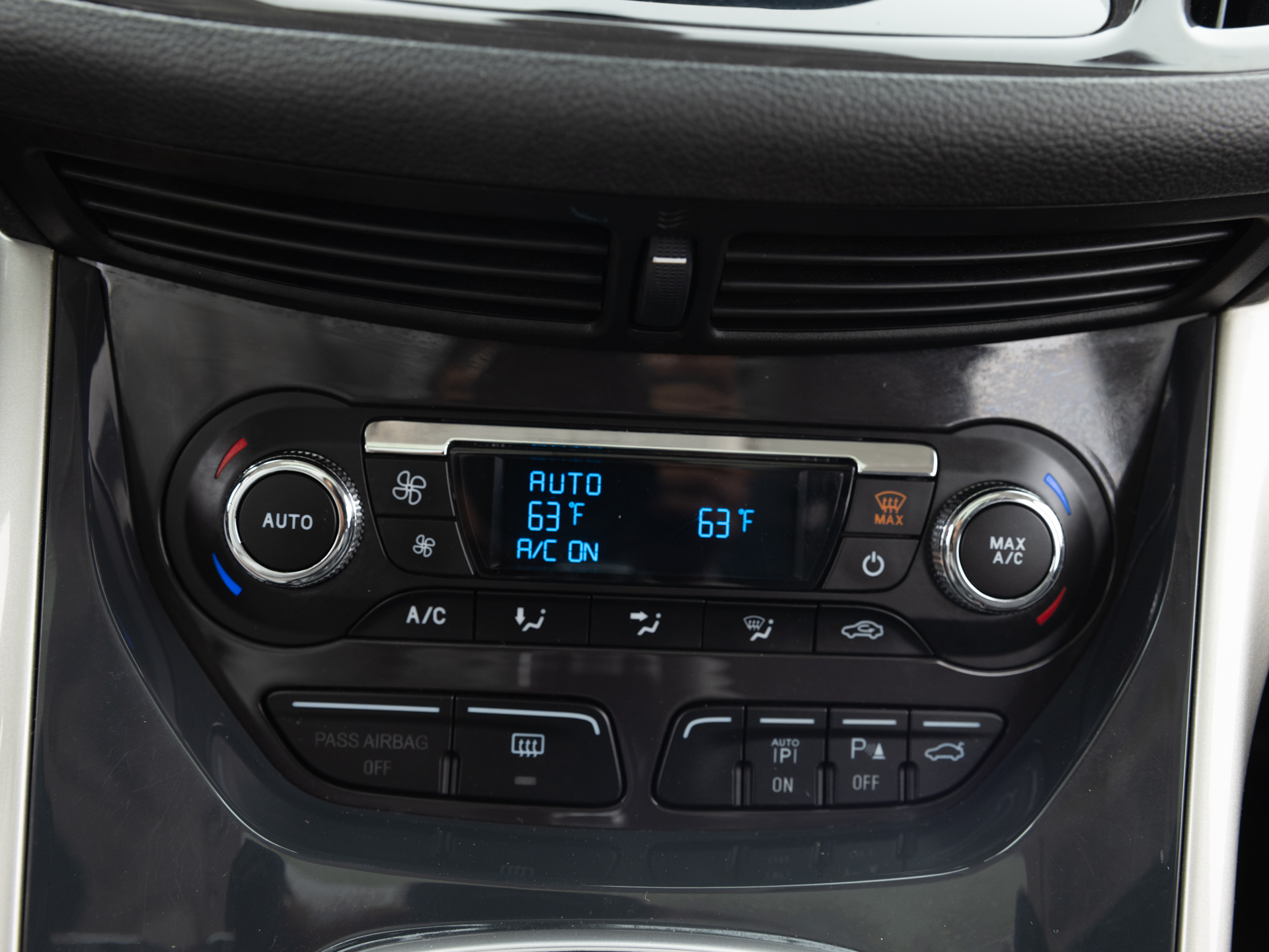 Used Gray Ford Escape SEL-26 for Sale