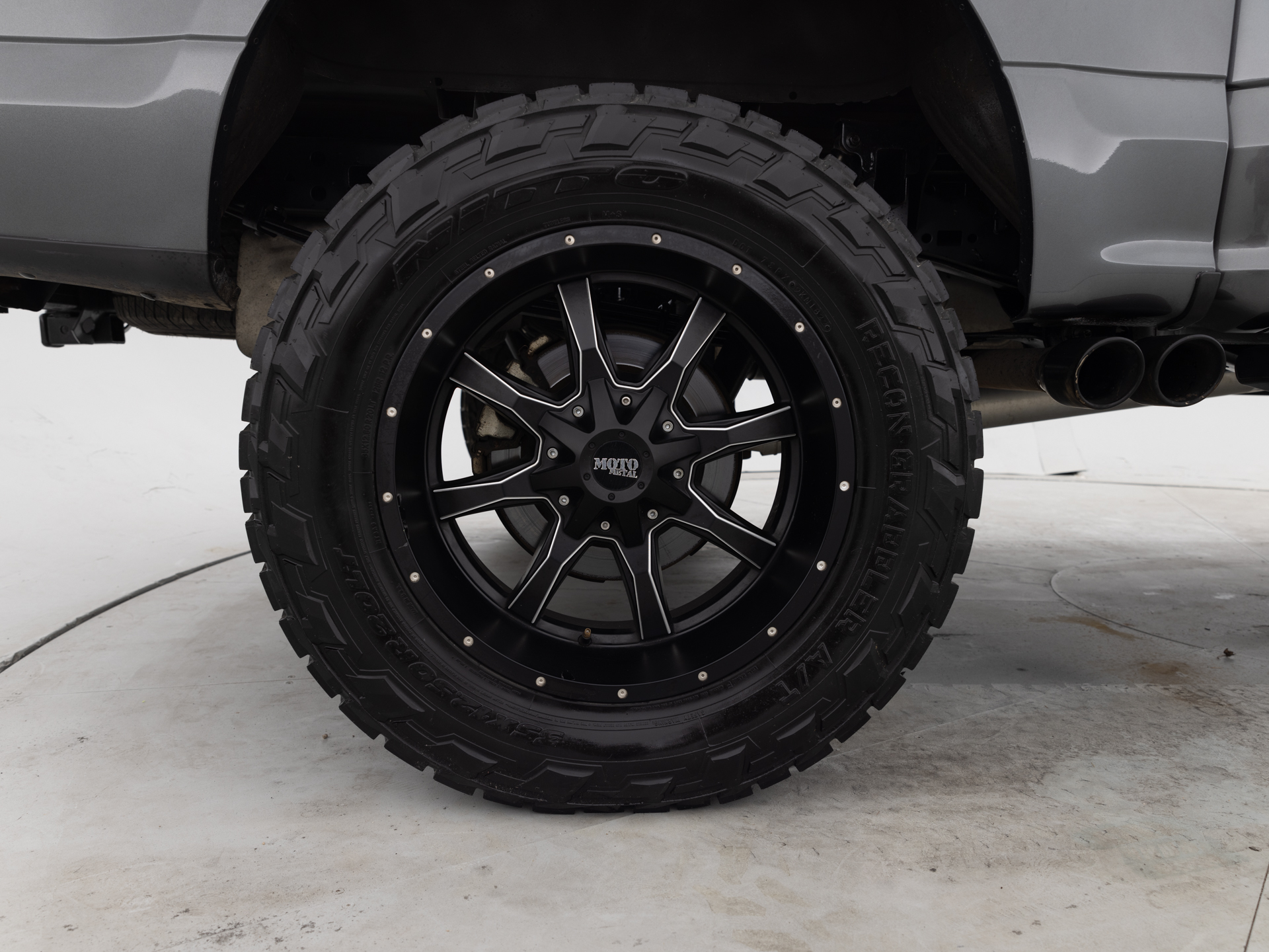Used Gray Ford F-150 Supercrew XL-12 for Sale