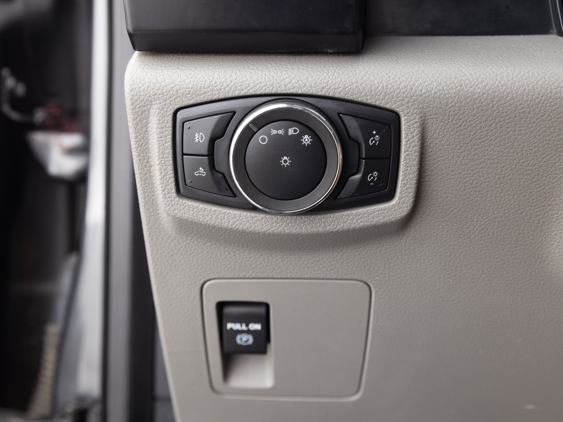 Used Gray Ford F-150 Supercrew XL-30 for Sale