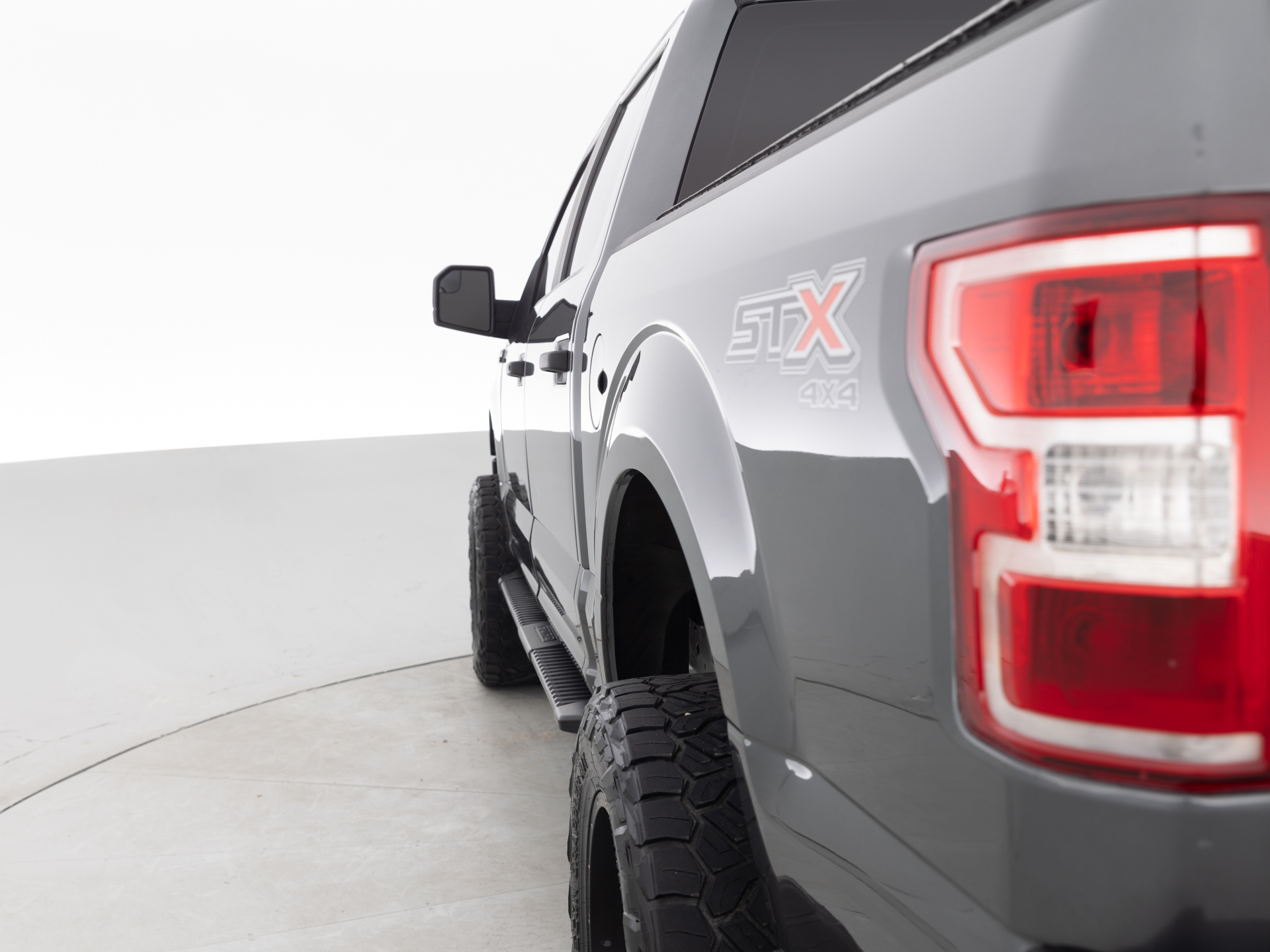 Used Gray Ford F-150 Supercrew XL-6 for Sale