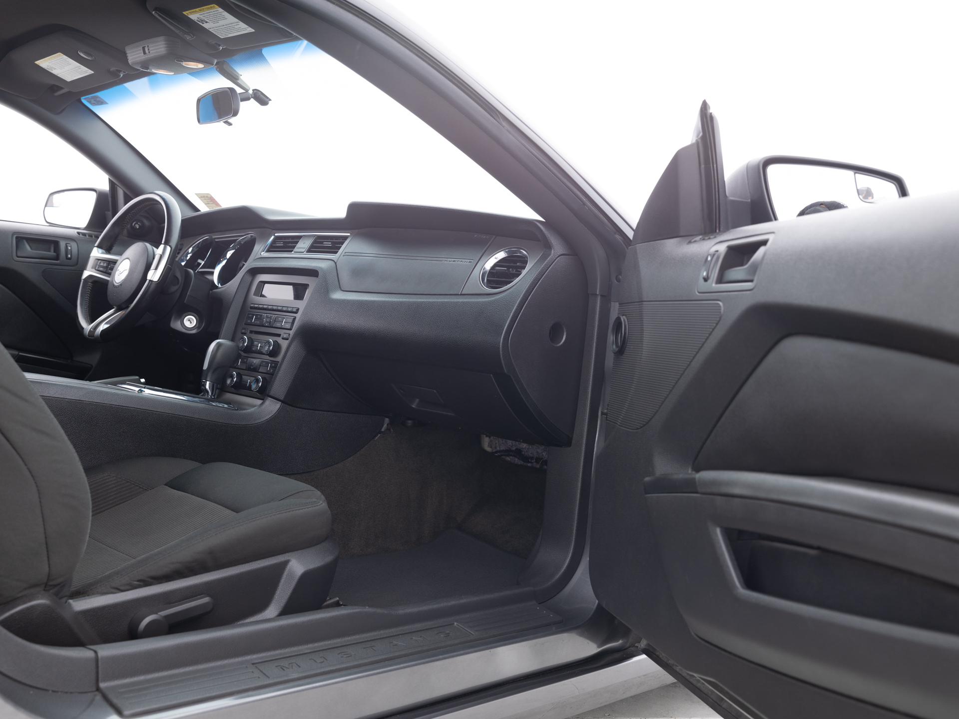 Used Gray Ford Mustang V6-18 for Sale