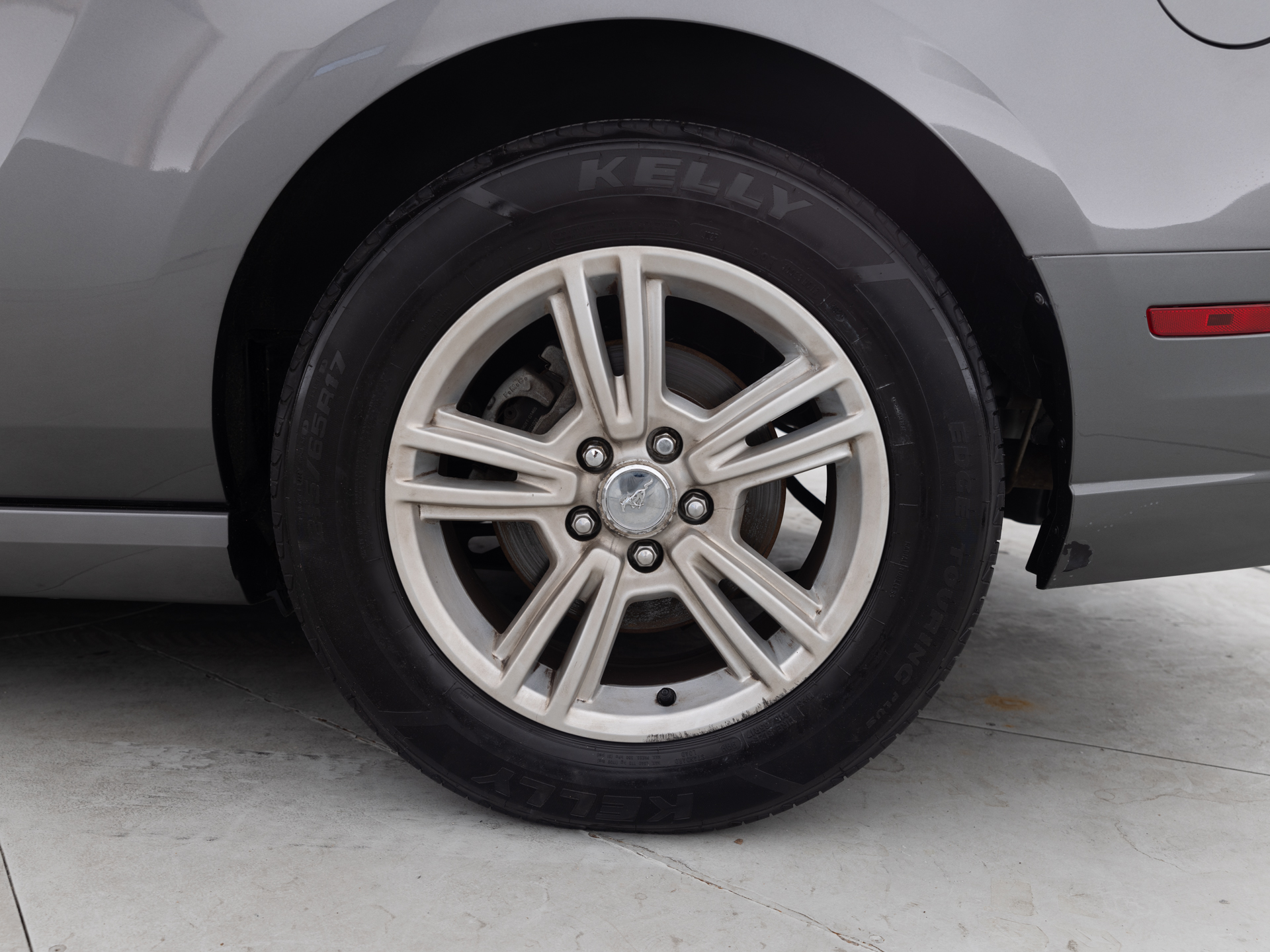 Used Gray Ford Mustang V6-8 for Sale
