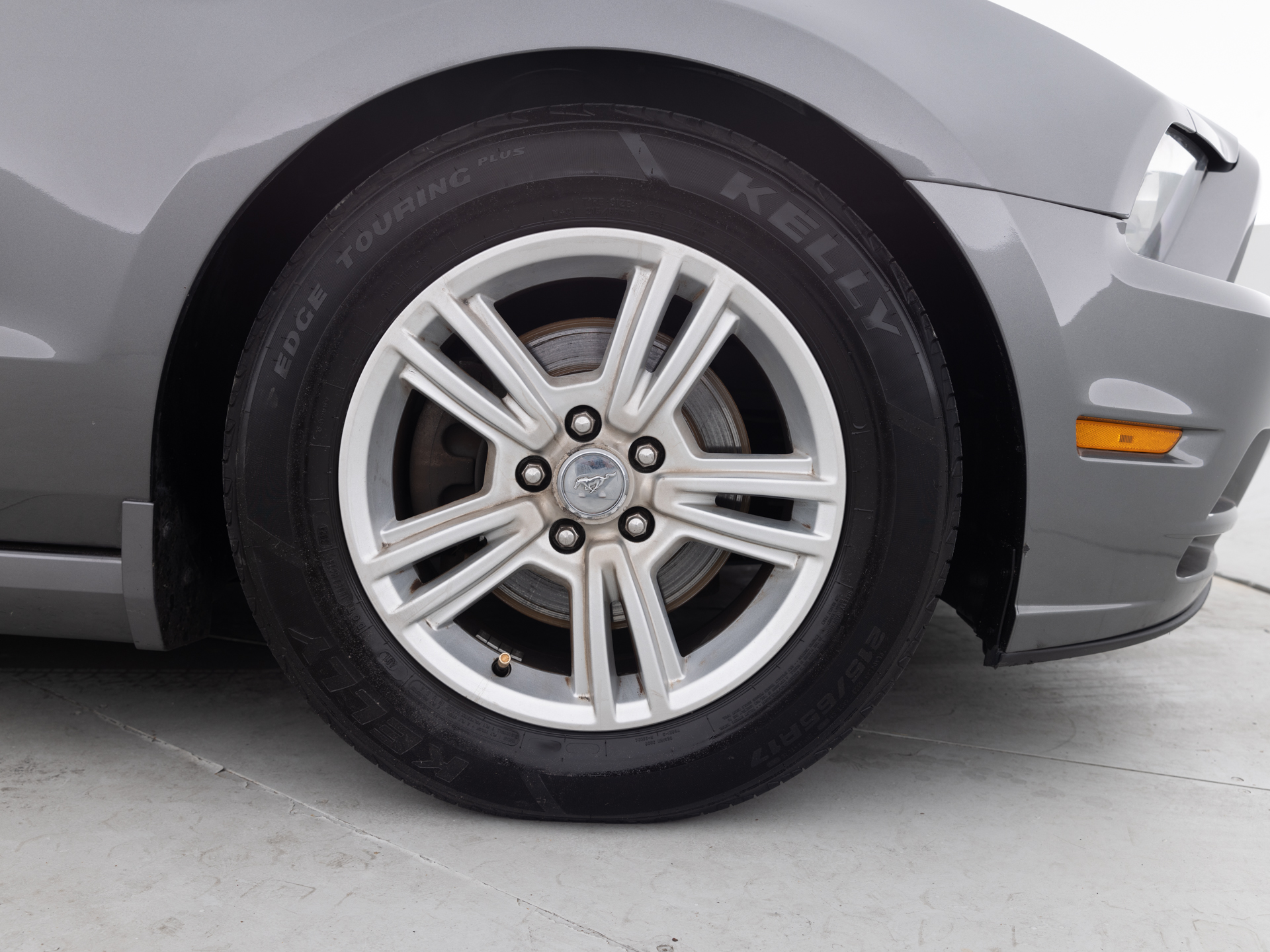Used Gray Ford Mustang V6-9 for Sale