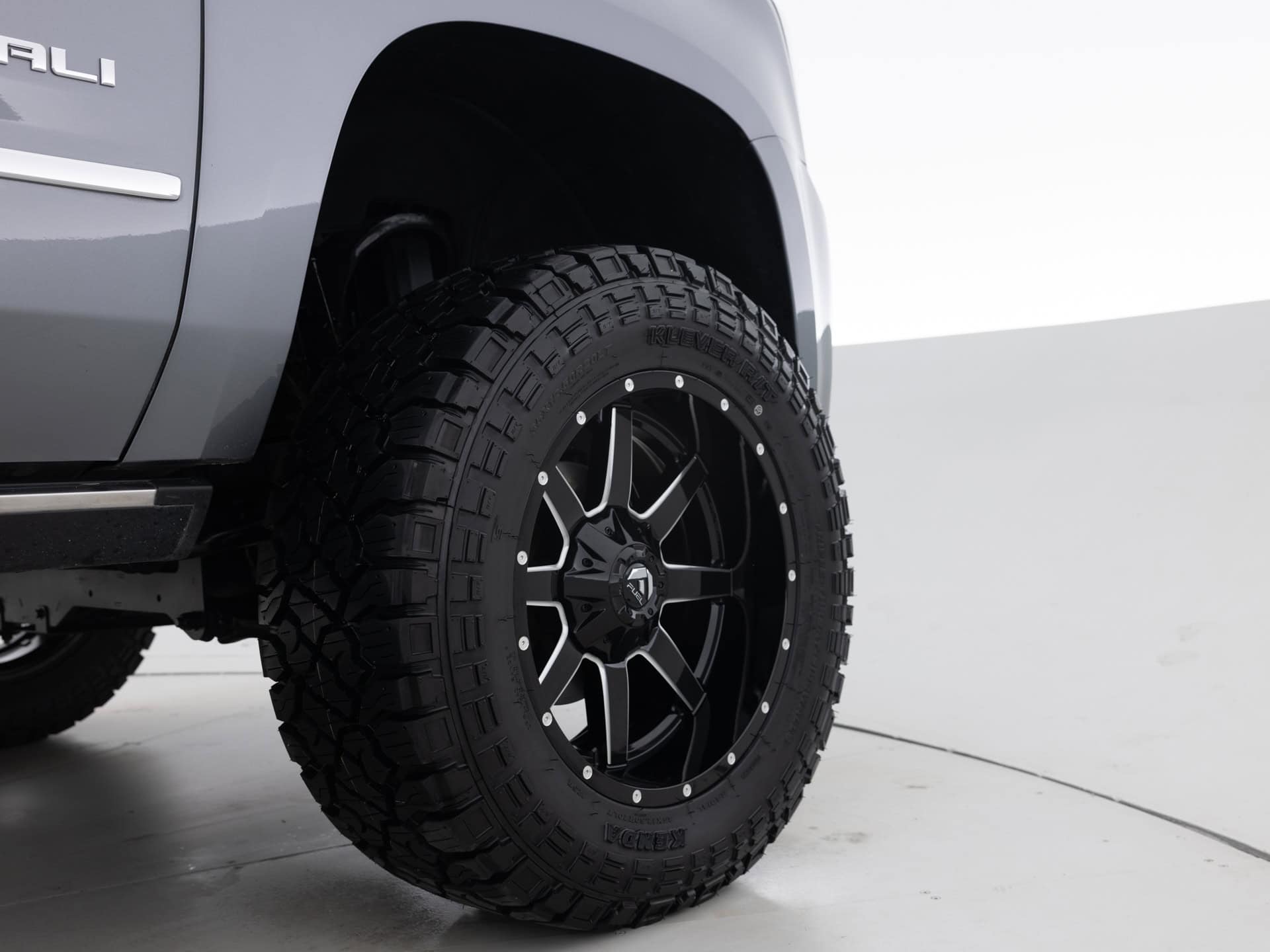 Used Gray GMC Yukon Denali-12 for Sale