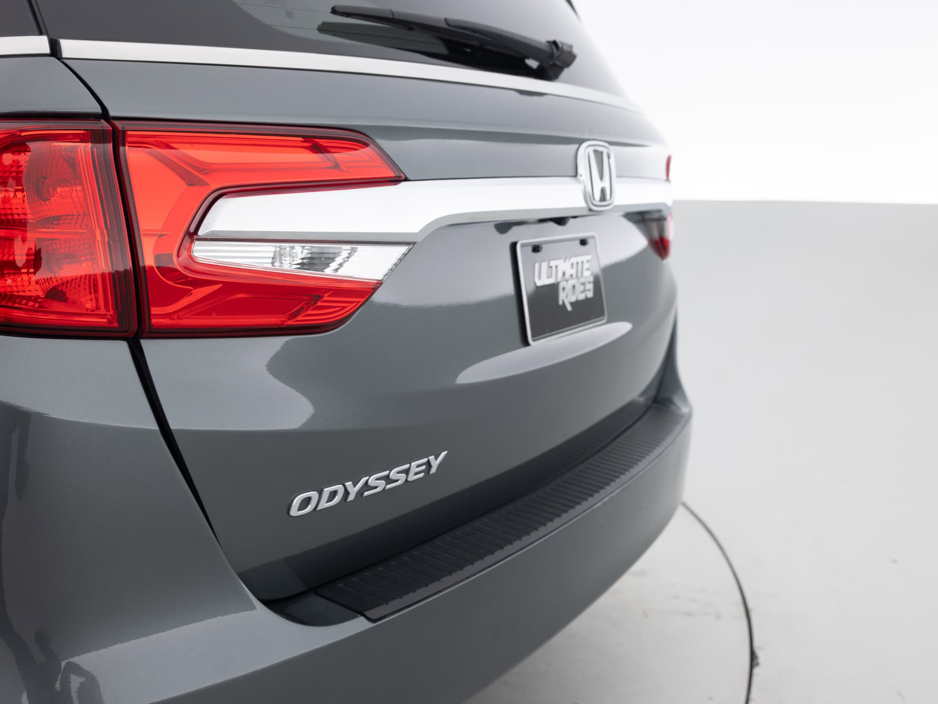 Used Gray Honda Odyssey EXL-8 for Sale