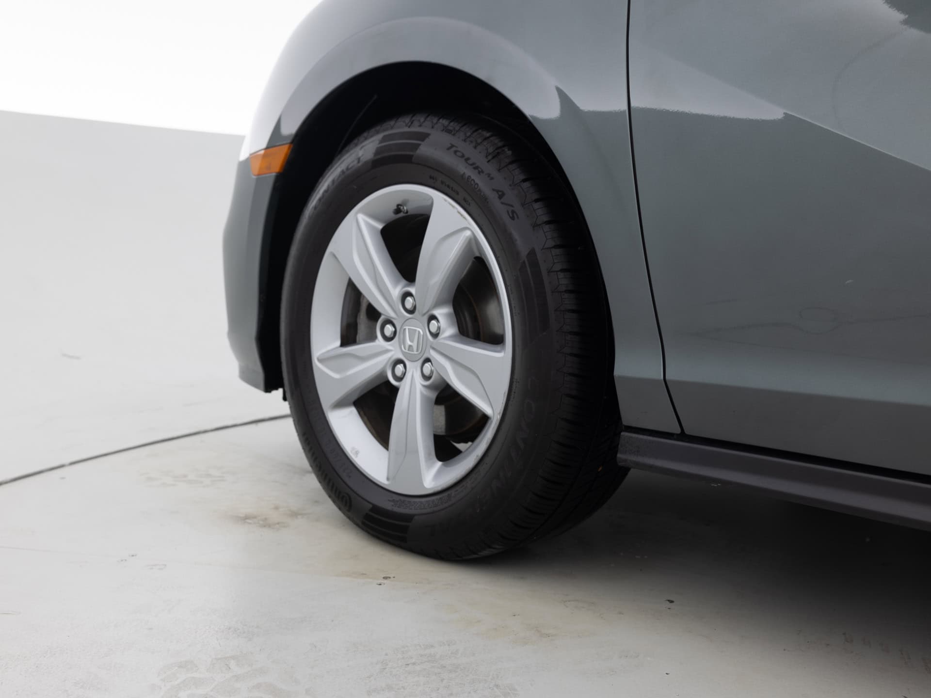 Used Gray Honda Odyssey EXL-9 for Sale