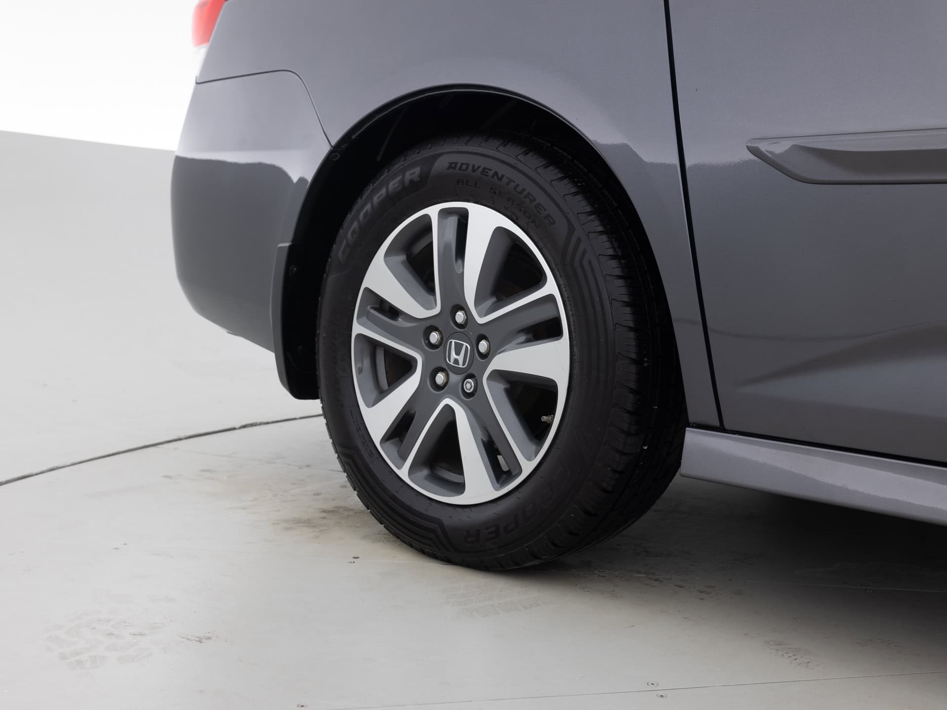 Used Gray Honda Odyssey Town & Country-11 for Sale