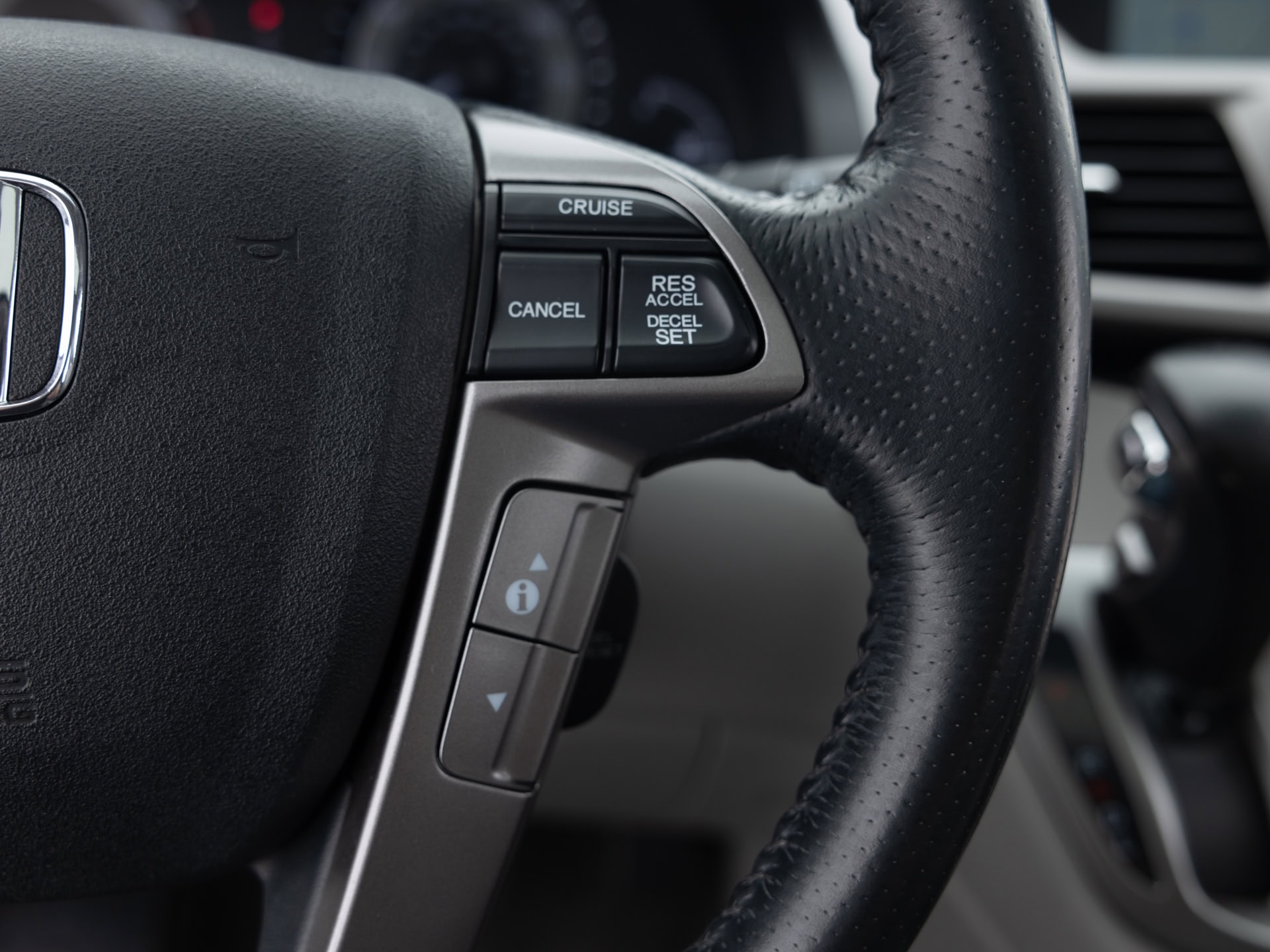 Used Gray Honda Odyssey Town & Country-33 for Sale