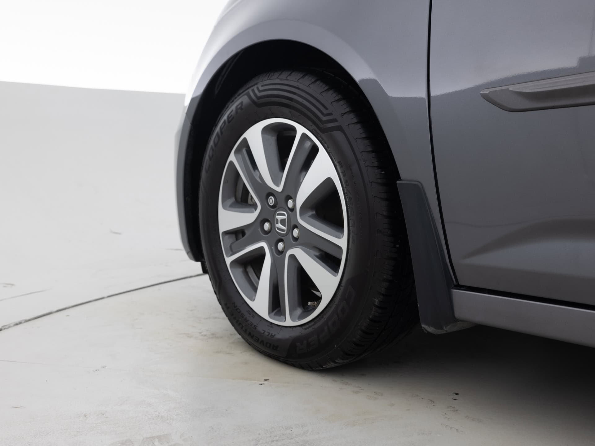 Used Gray Honda Odyssey Town & Country-9 for Sale