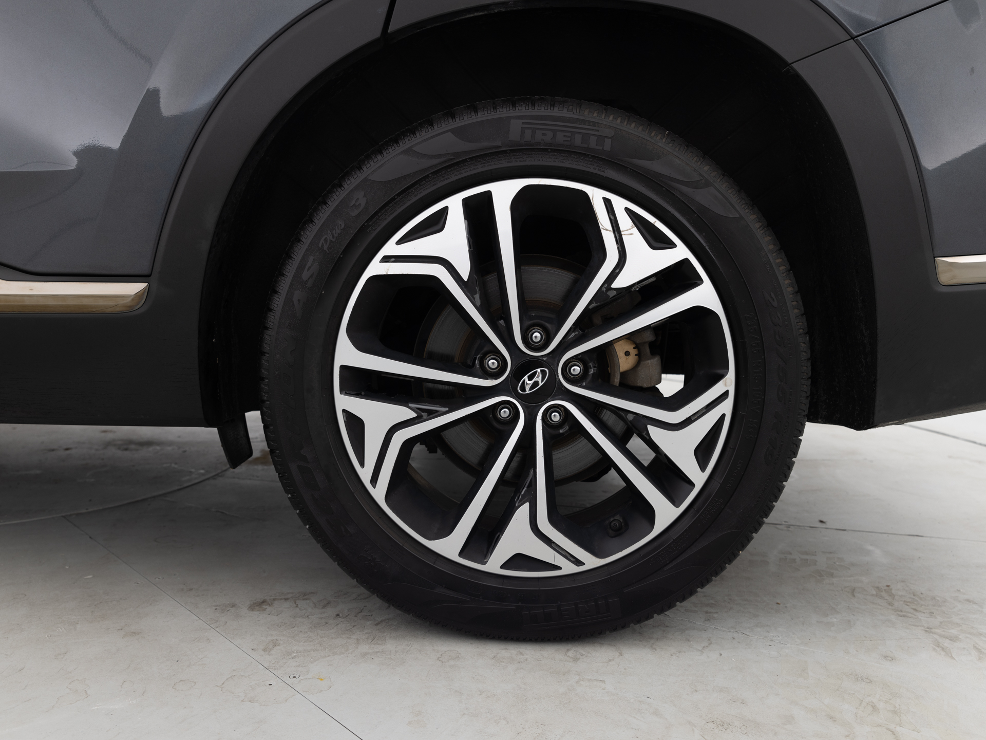 Used Gray Hyundai Santa Fe-10 for Sale