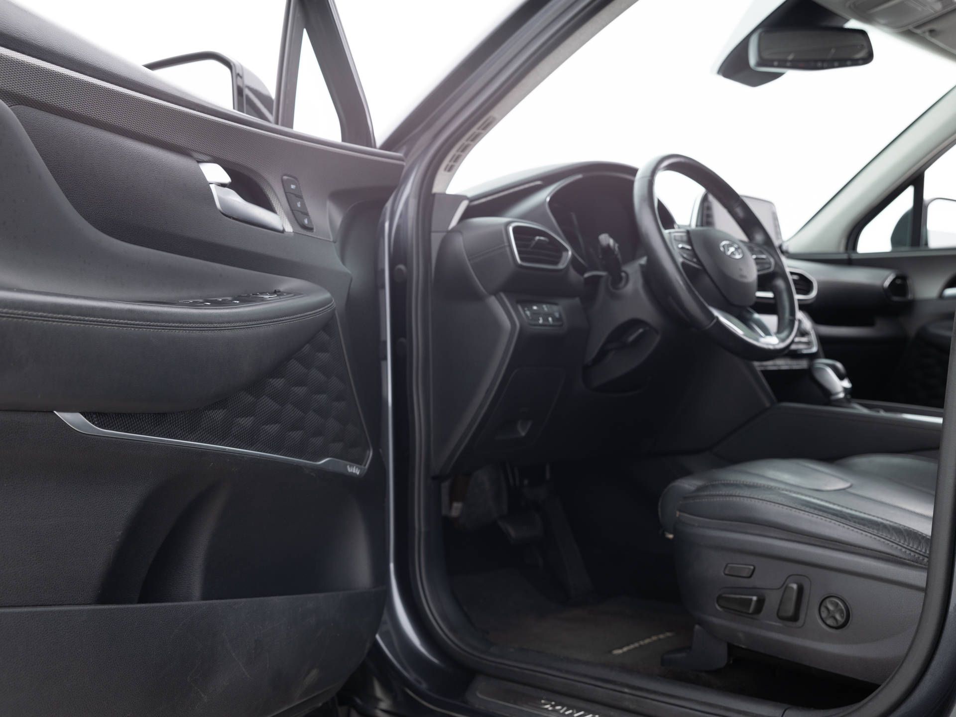 Used Gray Hyundai Santa Fe-16 for Sale