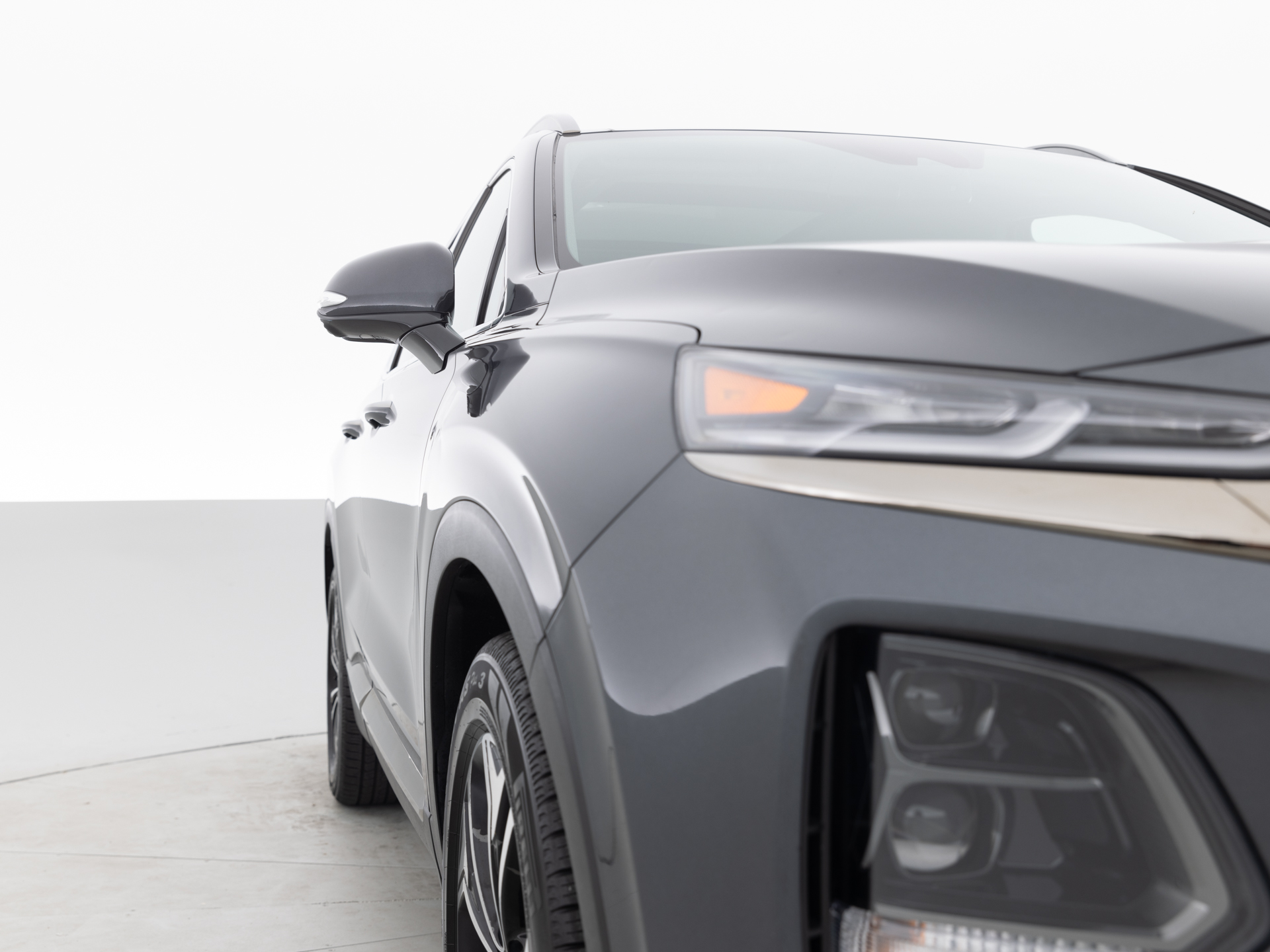 Used Gray Hyundai Santa Fe-4 for Sale