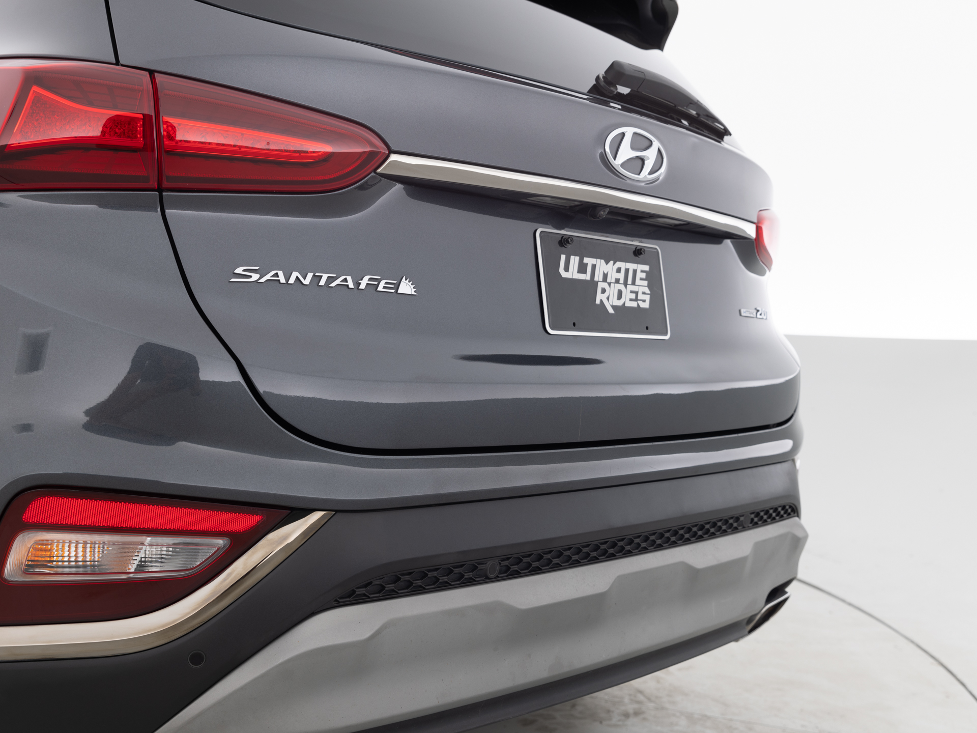 Used Gray Hyundai Santa Fe-7 for Sale