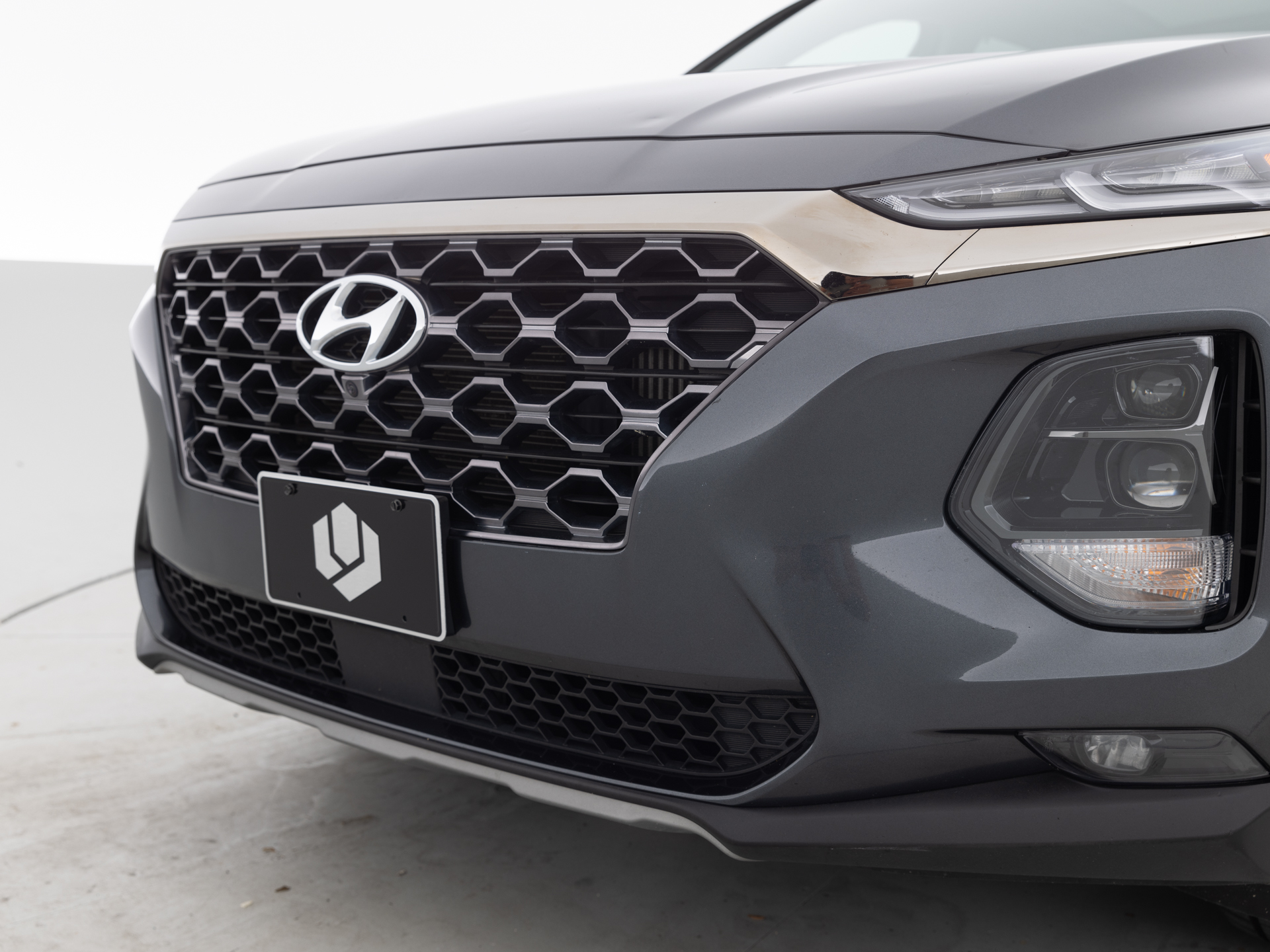 Used Gray Hyundai Santa Fe-8 for Sale