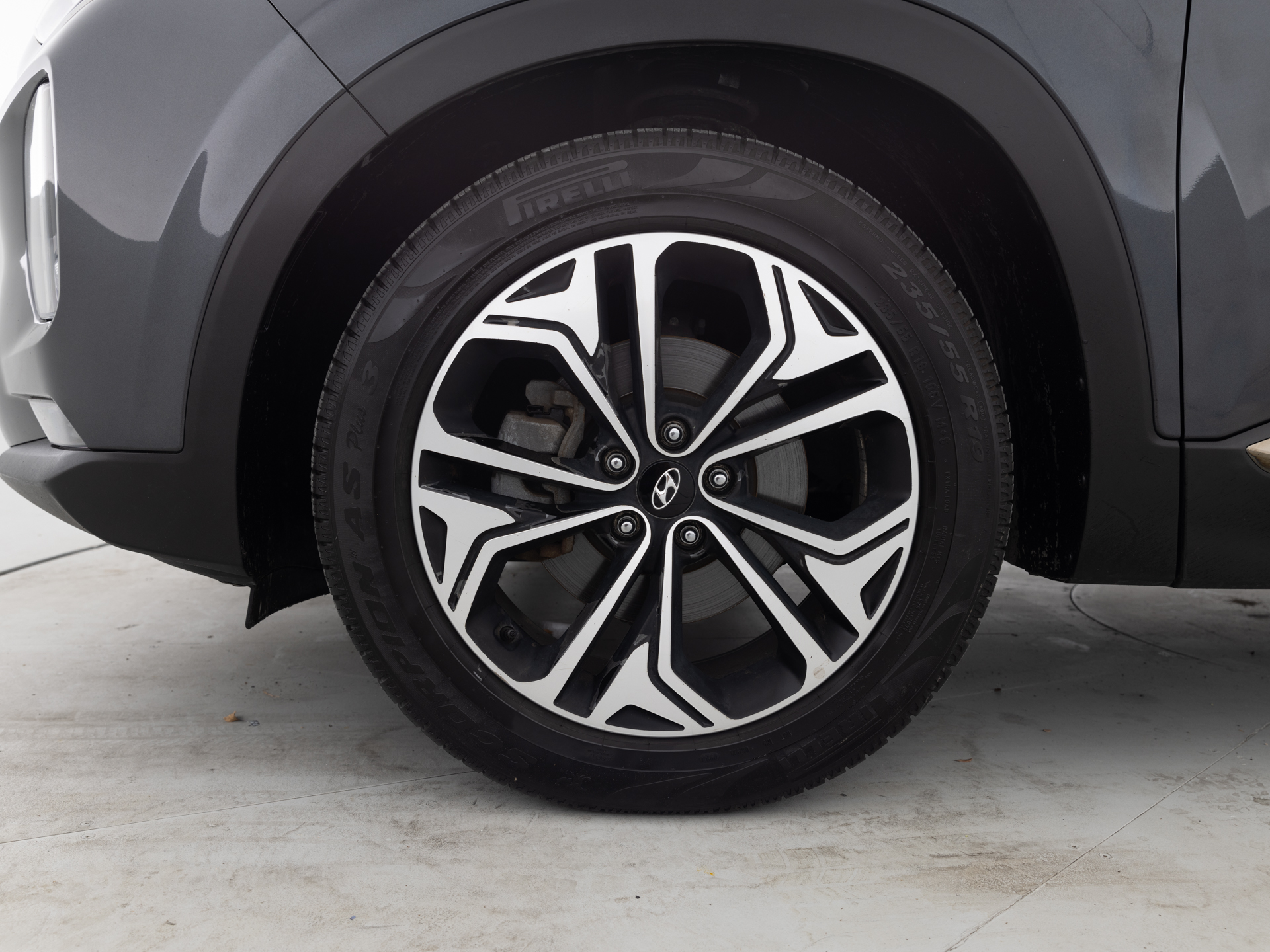 Used Gray Hyundai Santa Fe-9 for Sale