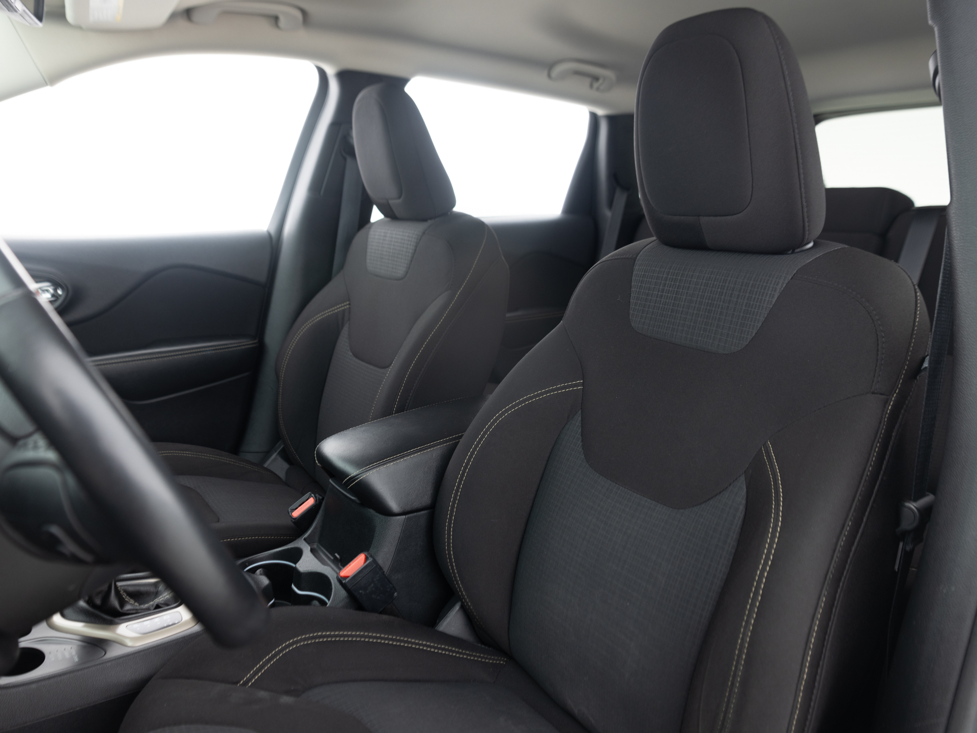Used Gray Jeep Cherokee Latitude-14 for Sale