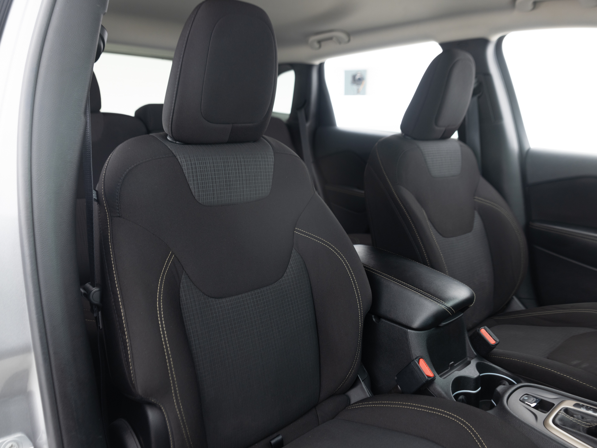 Used Gray Jeep Cherokee Latitude-18 for Sale
