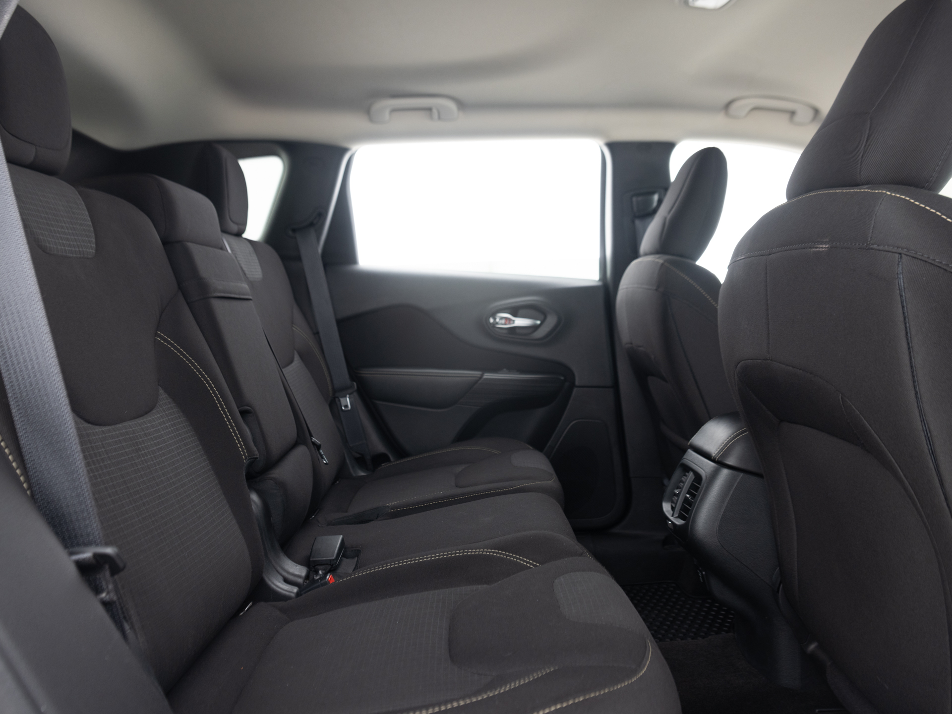 Used Gray Jeep Cherokee Latitude-21 for Sale