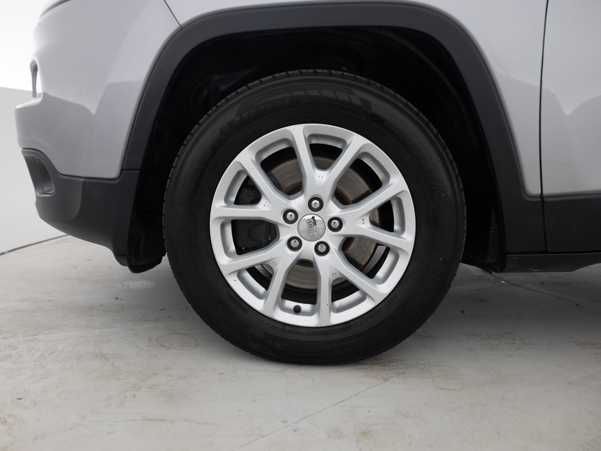 Used Gray Jeep Cherokee Latitude-9 for Sale