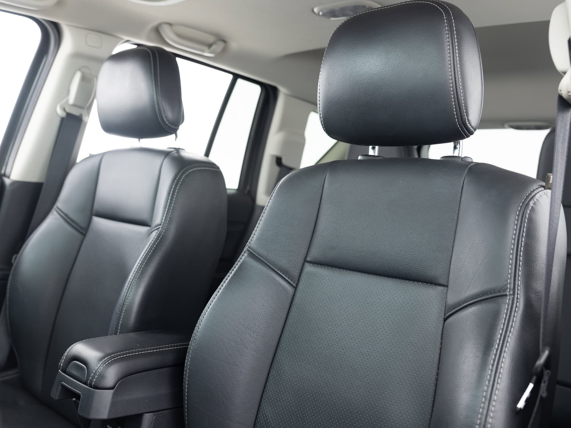 Used Gray Jeep Compass-14 for Sale