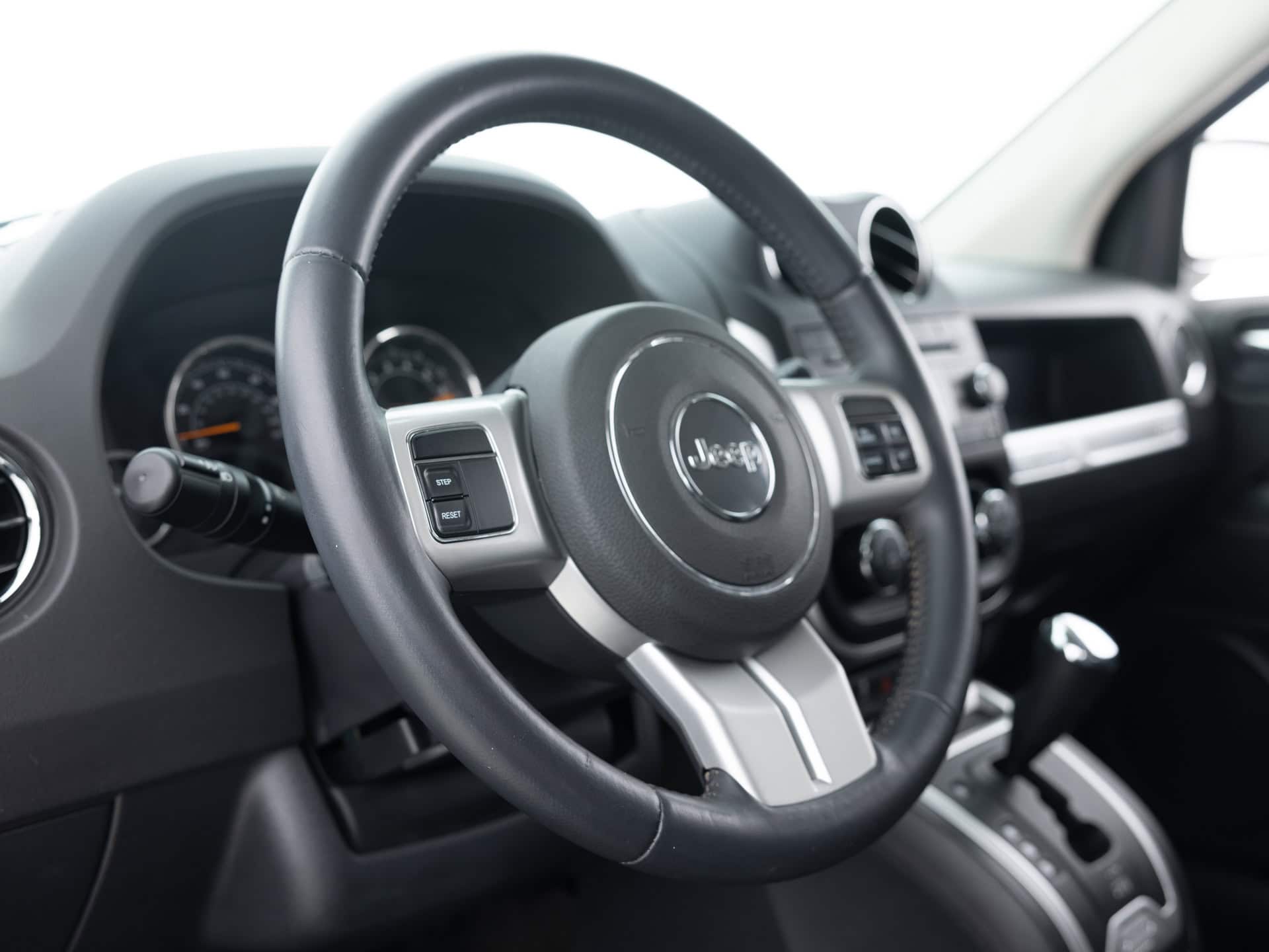 Used Gray Jeep Compass-15 for Sale