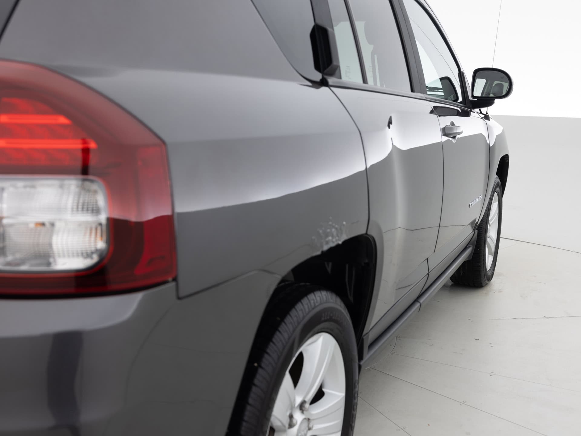 Used Gray Jeep Compass-3 for Sale