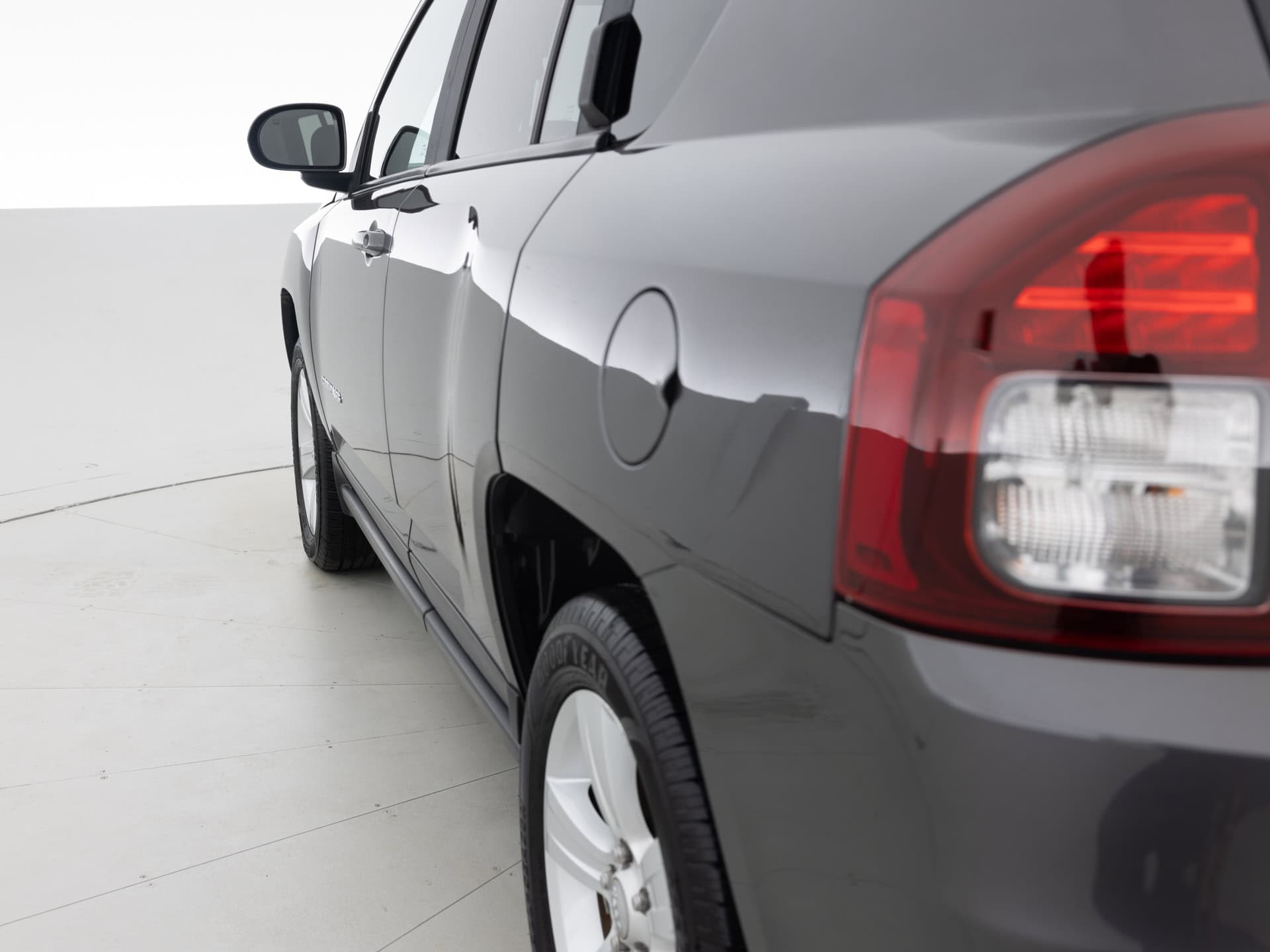 Used Gray Jeep Compass-4 for Sale