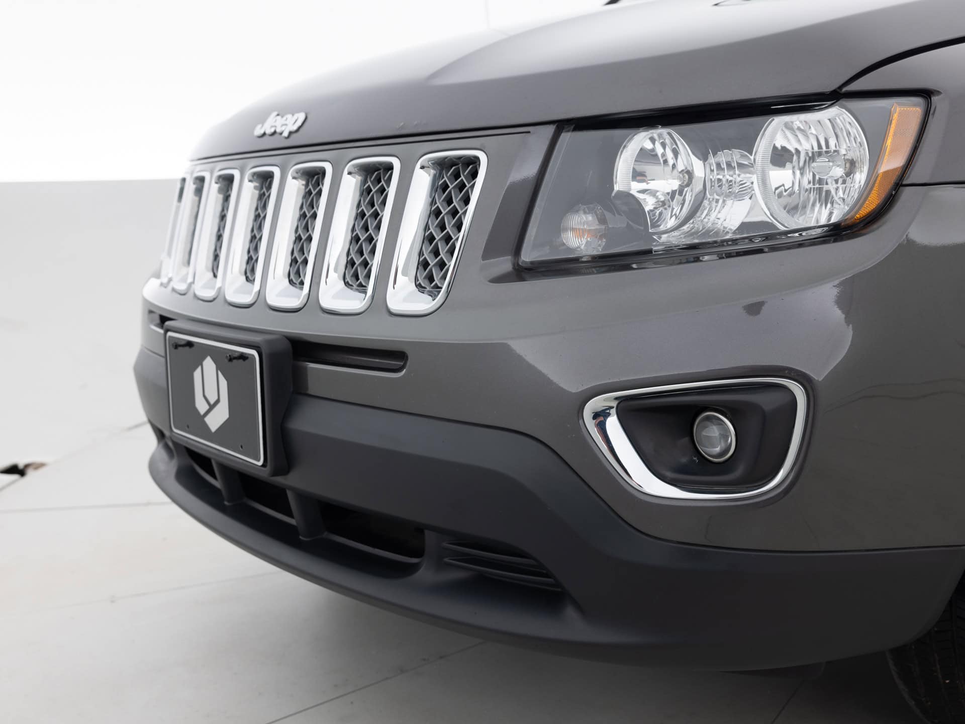 Used Gray Jeep Compass-5 for Sale
