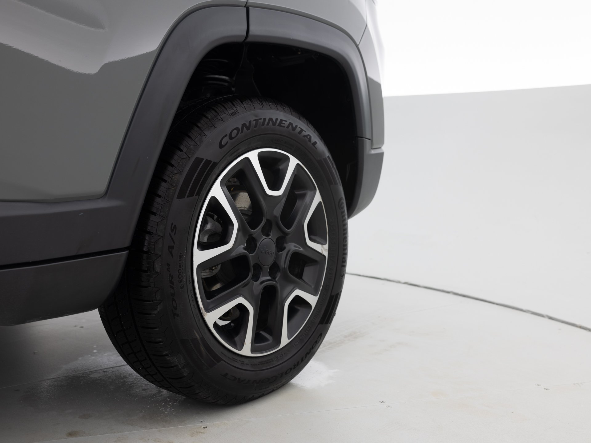 gray jeep compass trailhawk 10