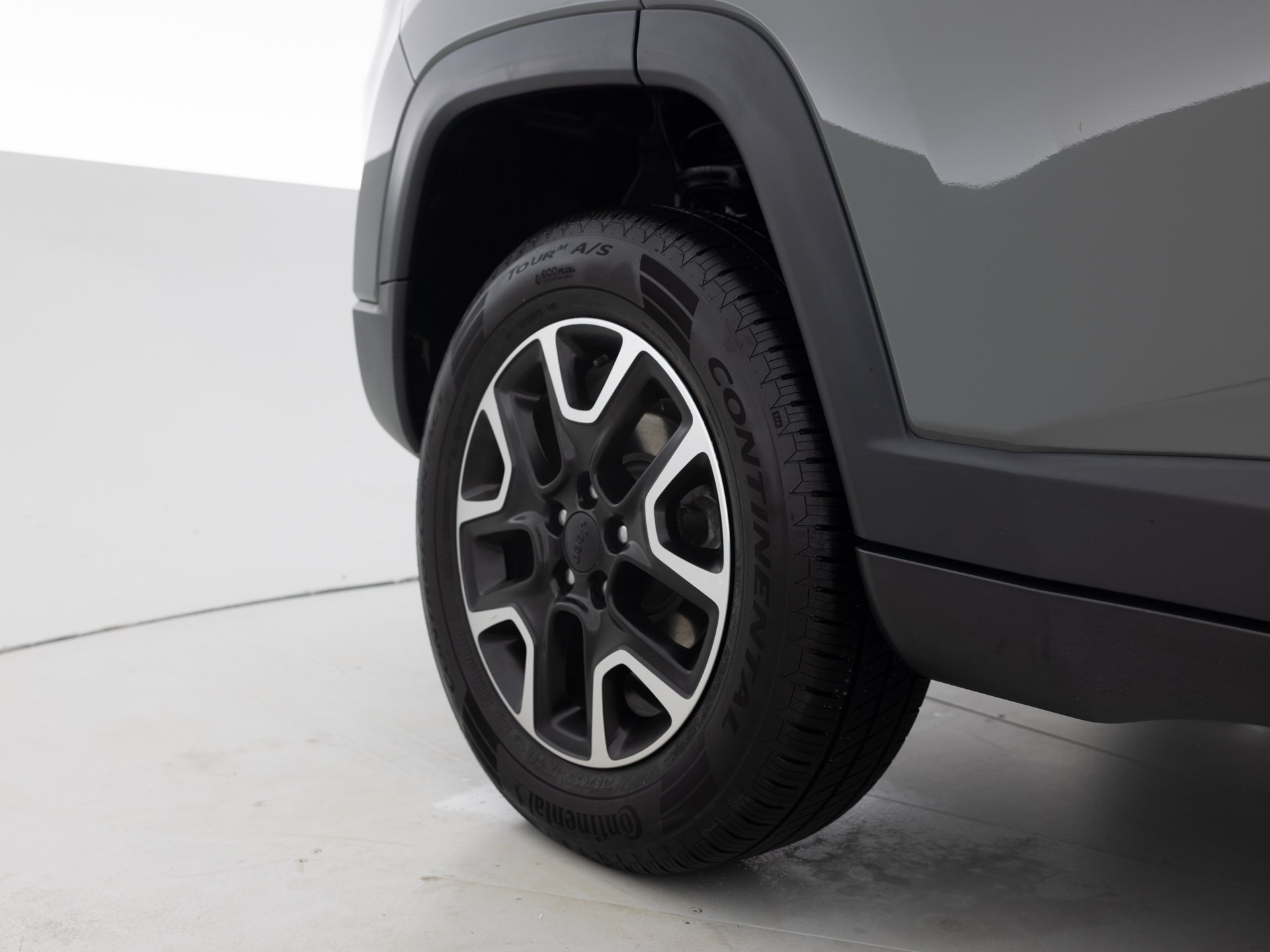 gray jeep compass trailhawk 11