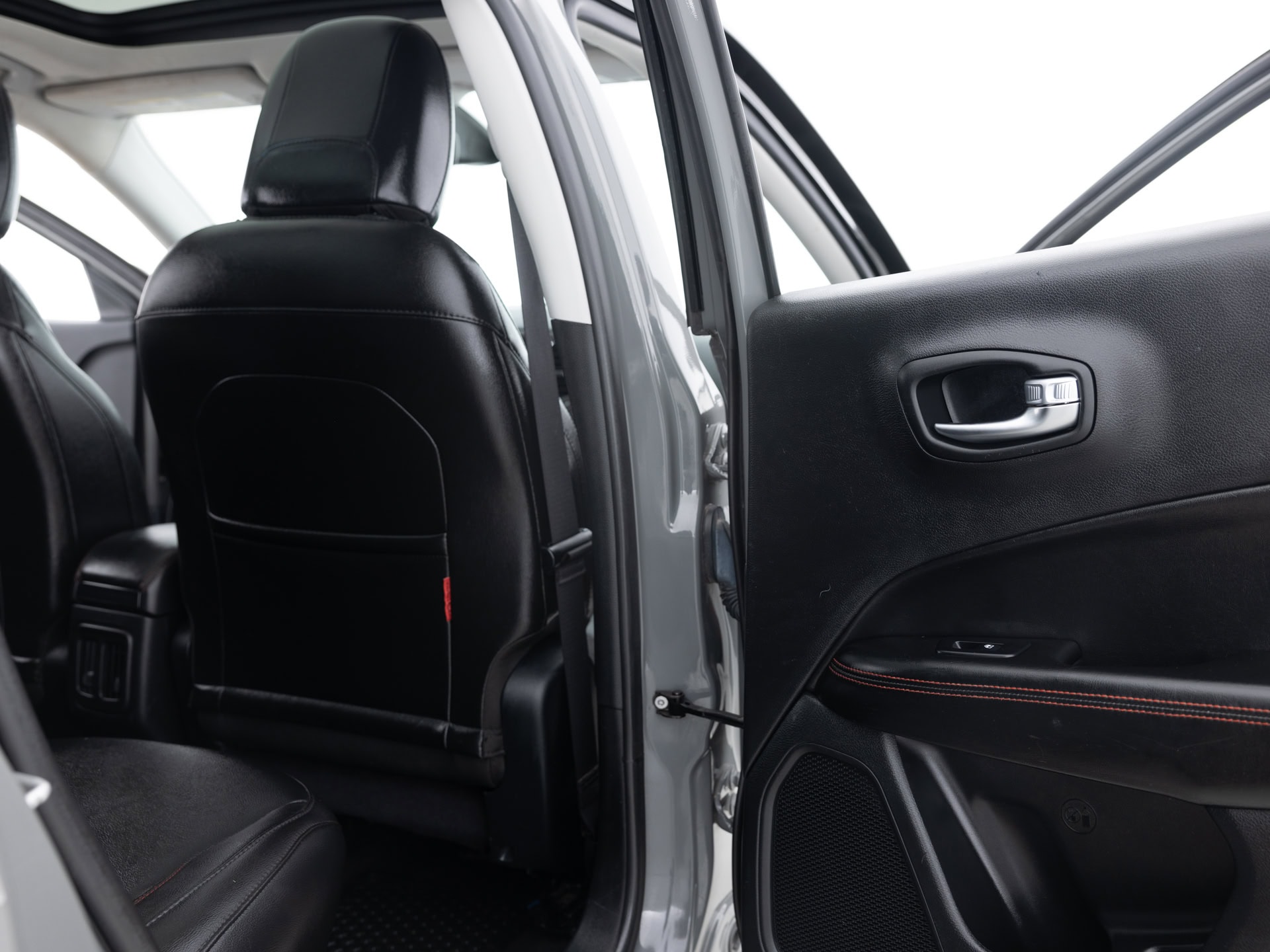 gray jeep compass trailhawk 22