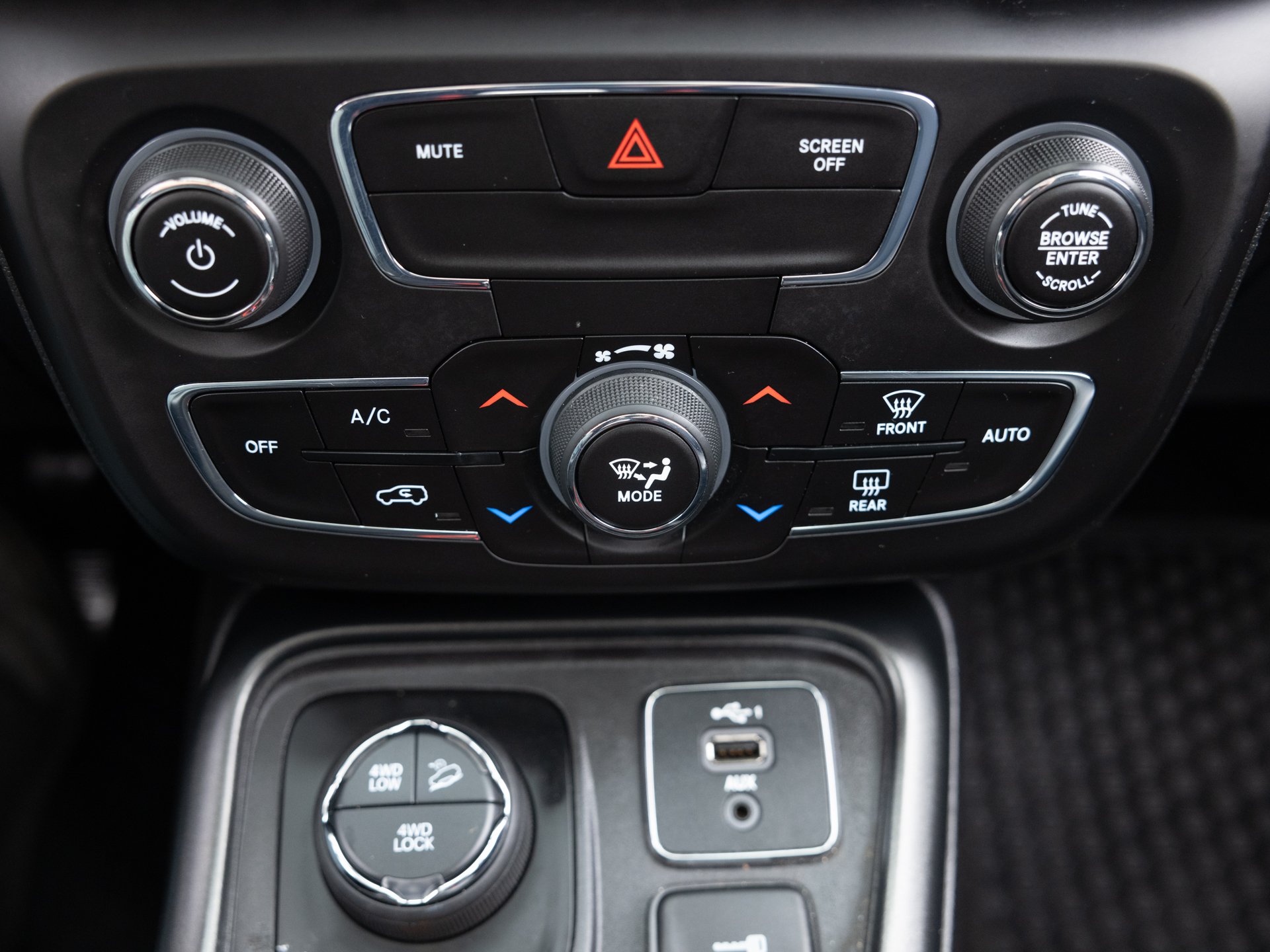 gray jeep compass trailhawk 29