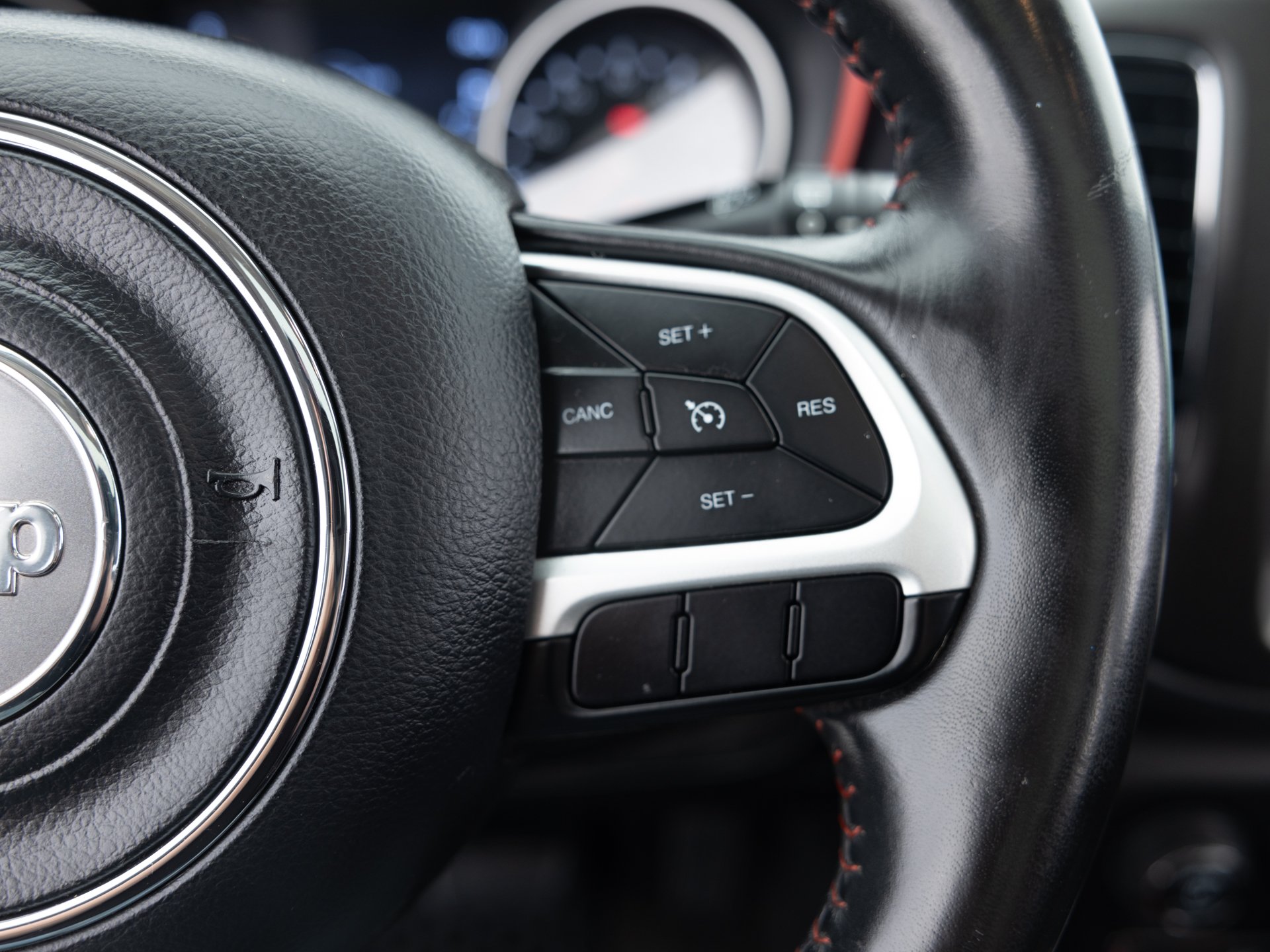 gray jeep compass trailhawk 32
