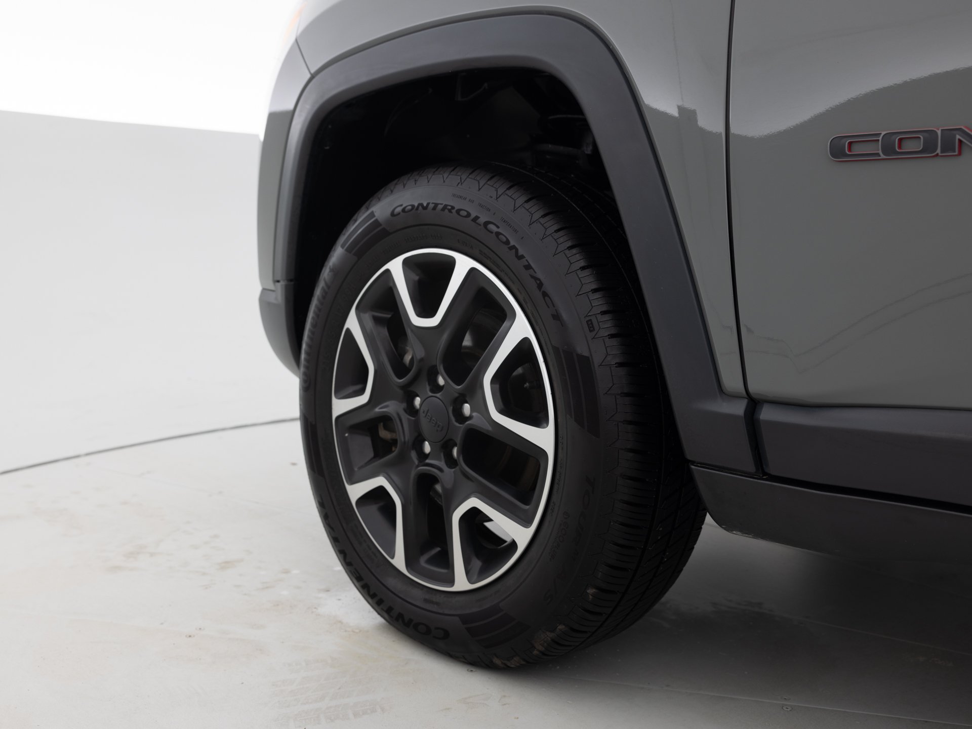 gray jeep compass trailhawk 9