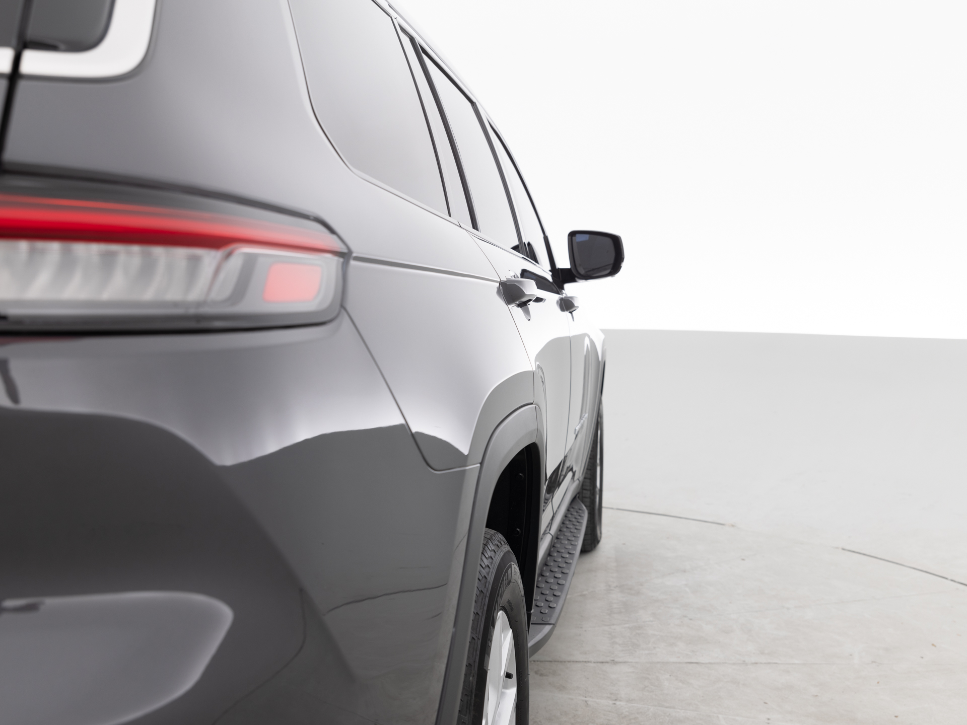 Used Gray Jeep Grand Cherokee Limited-5 for Sale