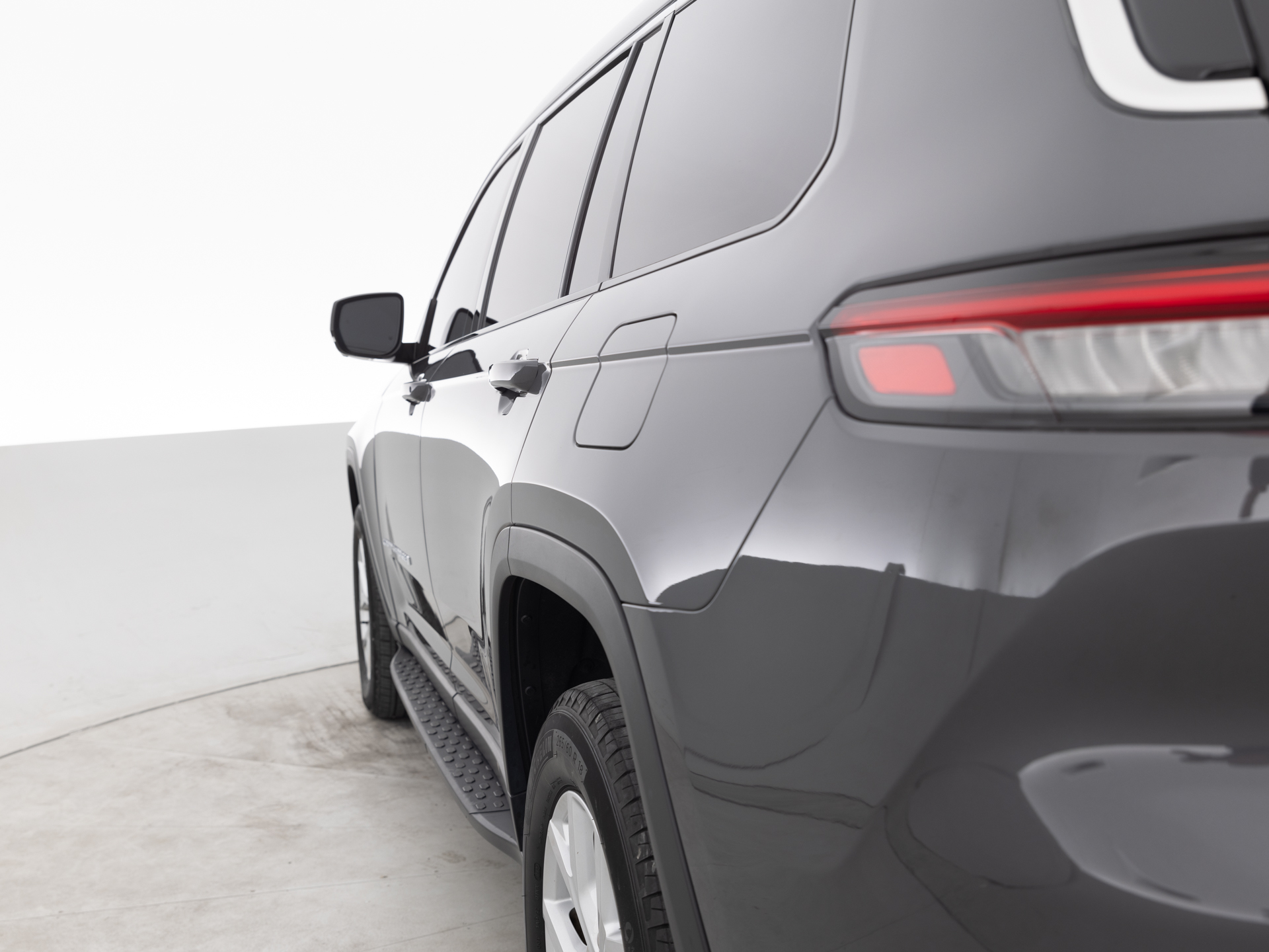 Used Gray Jeep Grand Cherokee Limited-6 for Sale