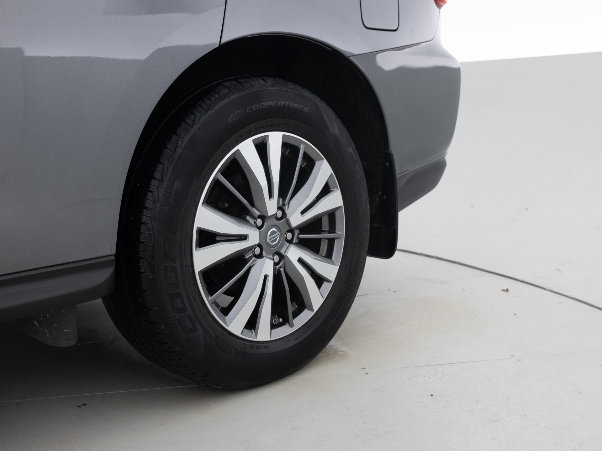 Used Gray Nissan Pathfinder S-10 for Sale