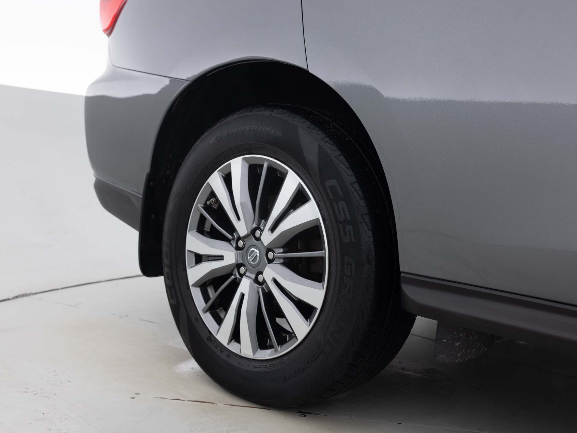 Used Gray Nissan Pathfinder S-11 for Sale