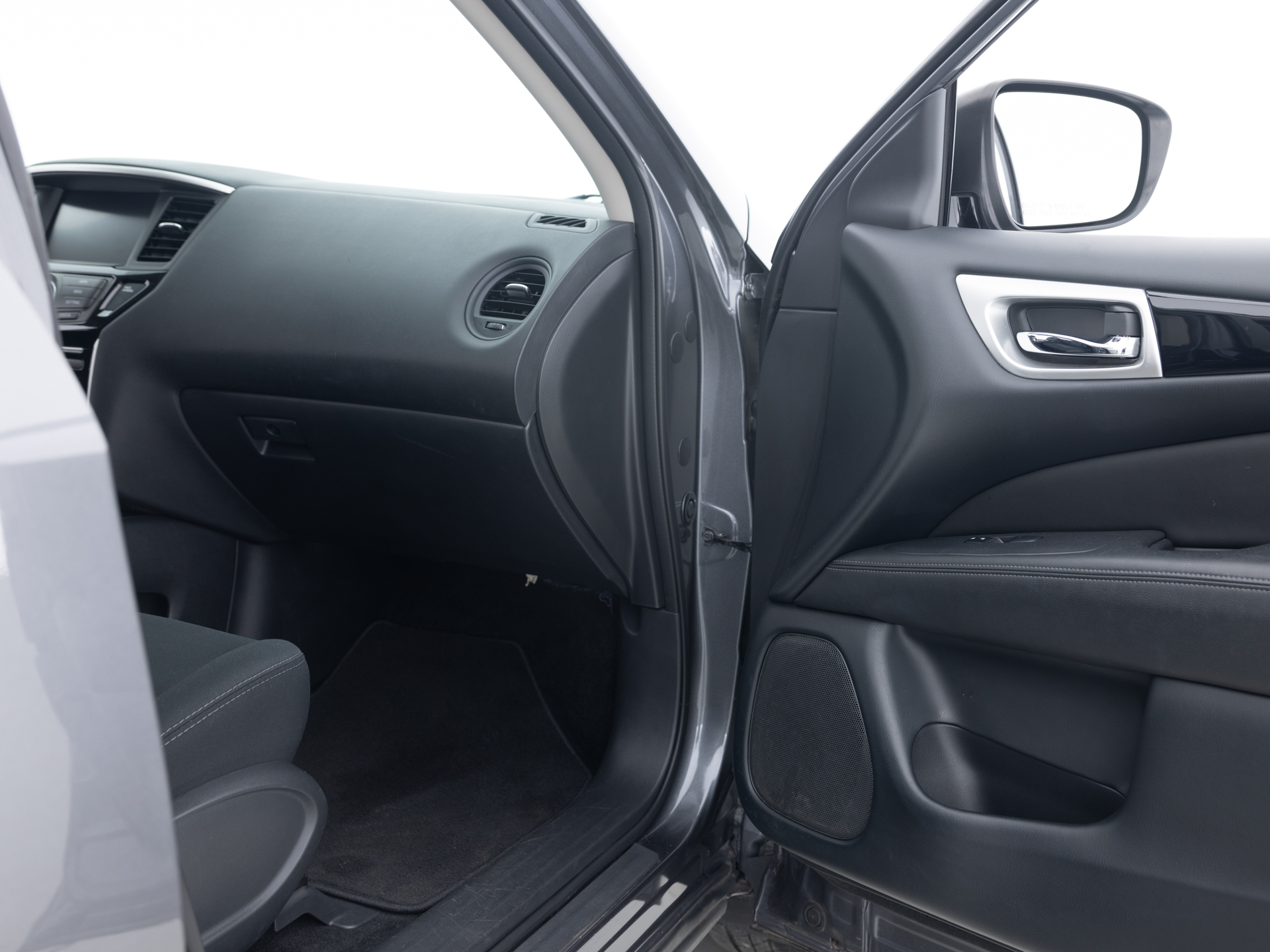 Used Gray Nissan Pathfinder S-20 for Sale