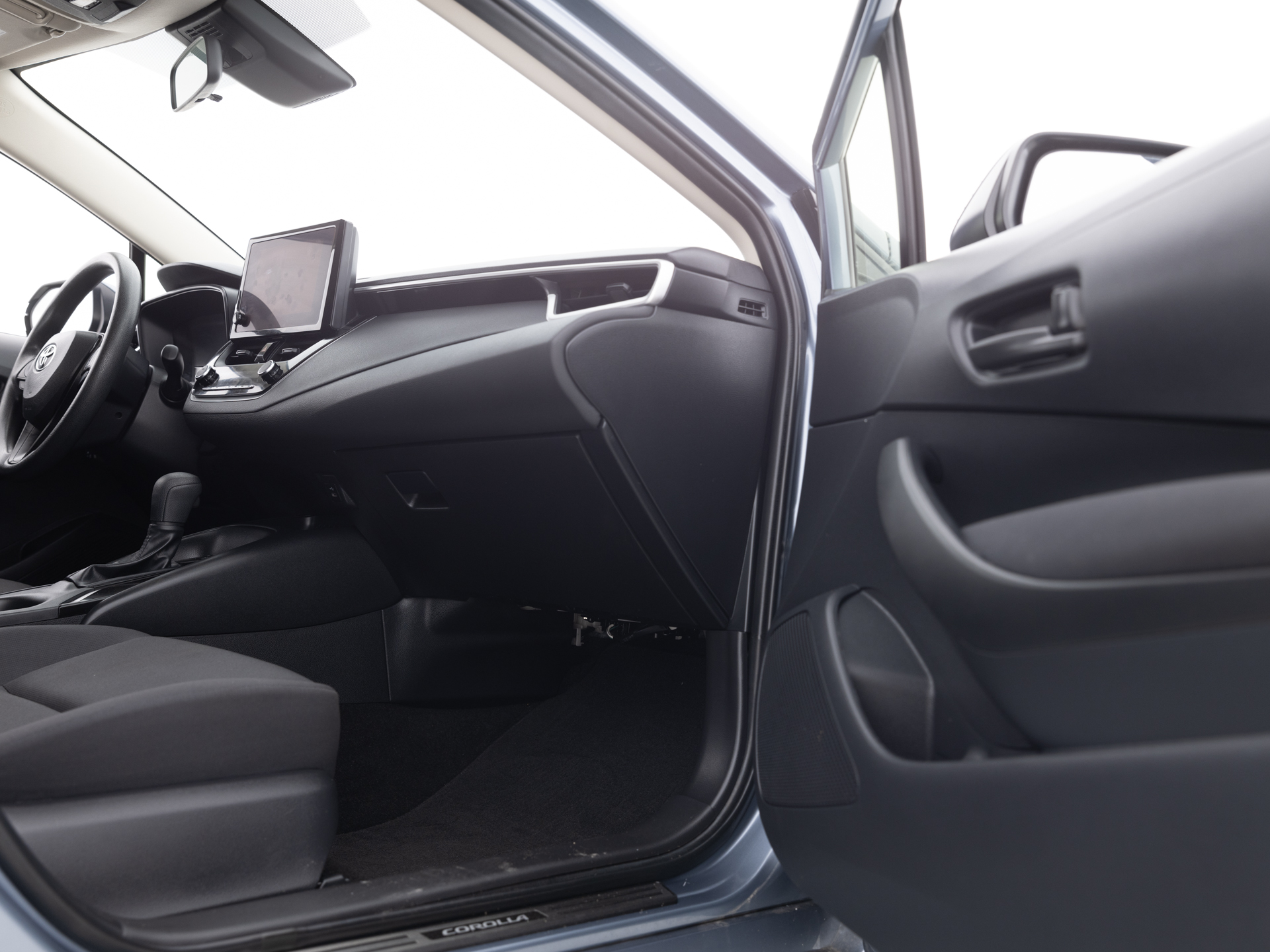 Used Gray Toyota Corolla LE-18 for Sale