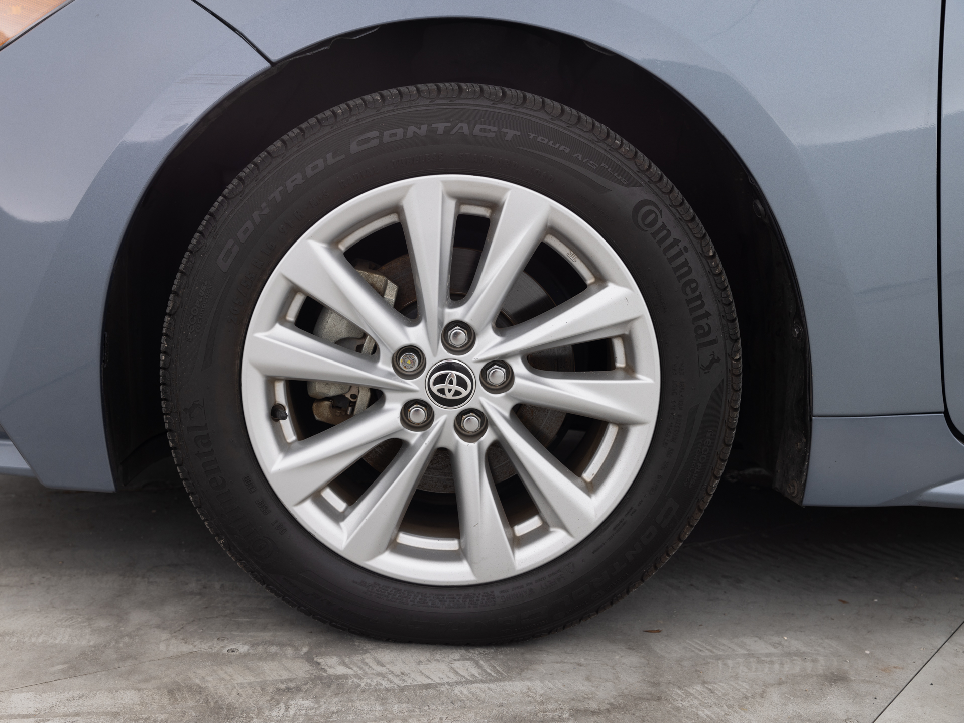 Used Gray Toyota Corolla LE-7 for Sale