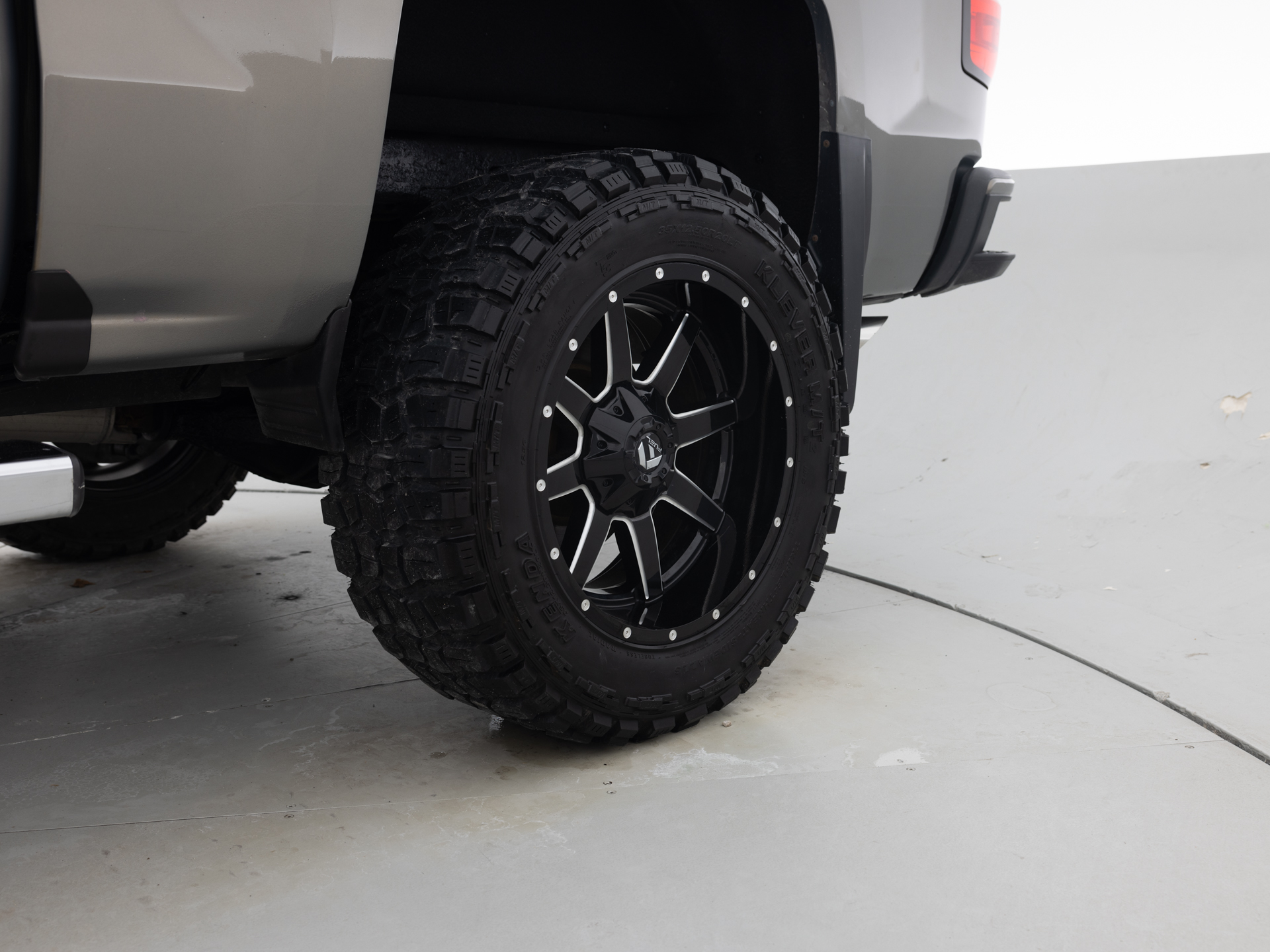 Used Grey Chevrolet Silverado Z71-10 for Sale