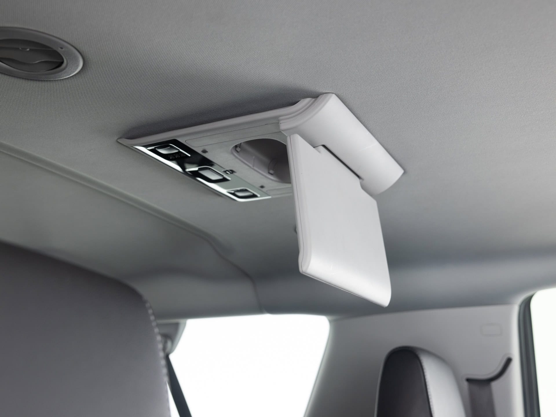 grey gmc yukon xl sport 29