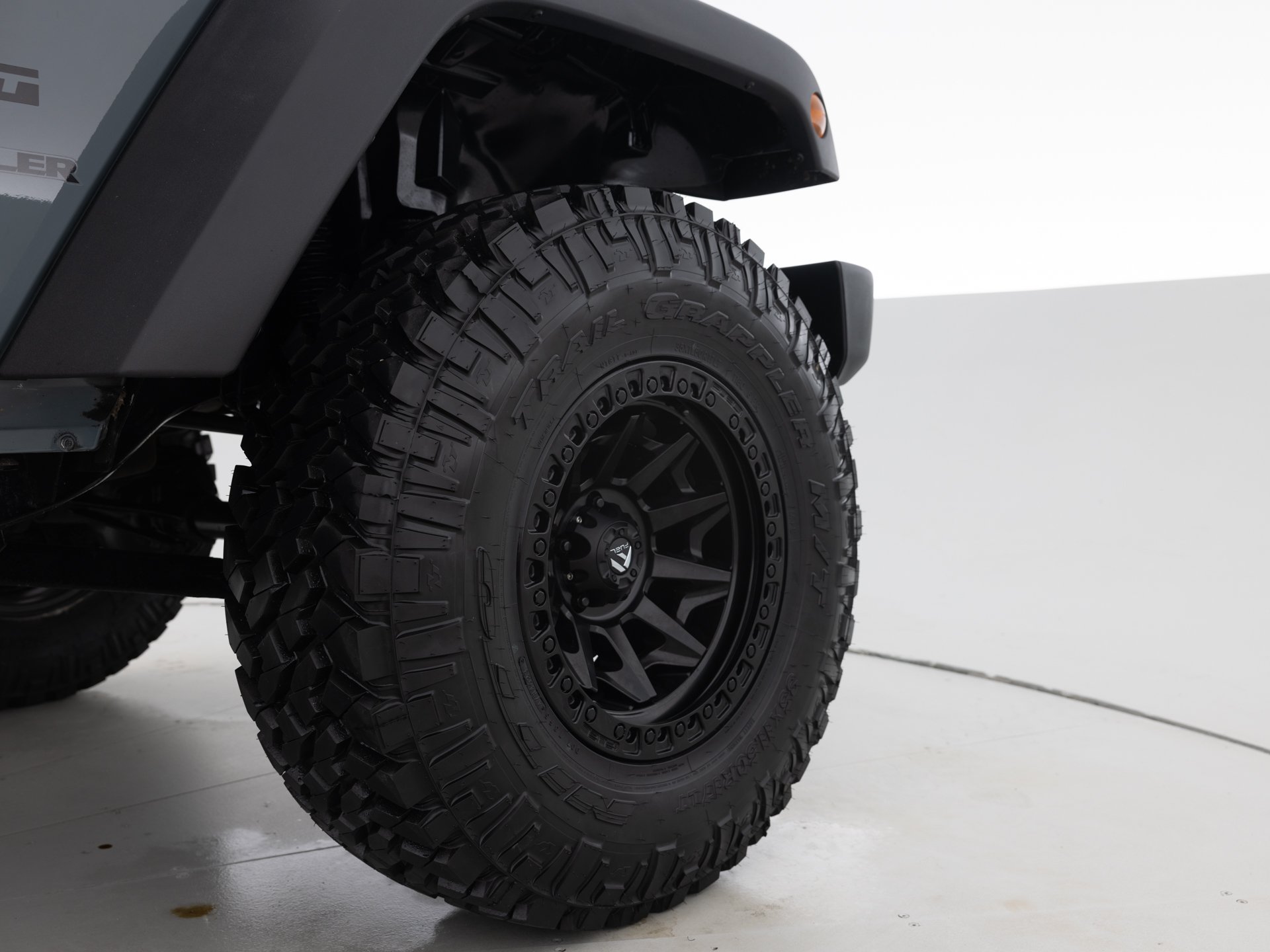 grey jeep wrangler sport 12