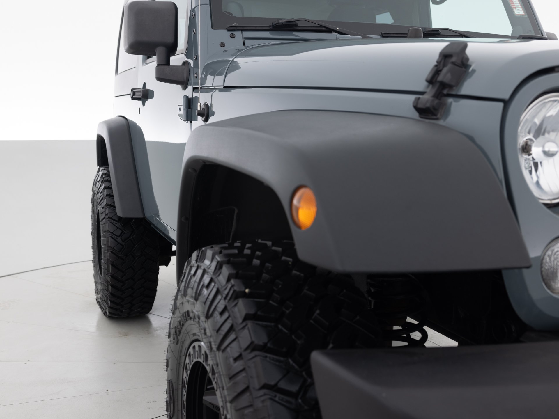 grey jeep wrangler sport 4