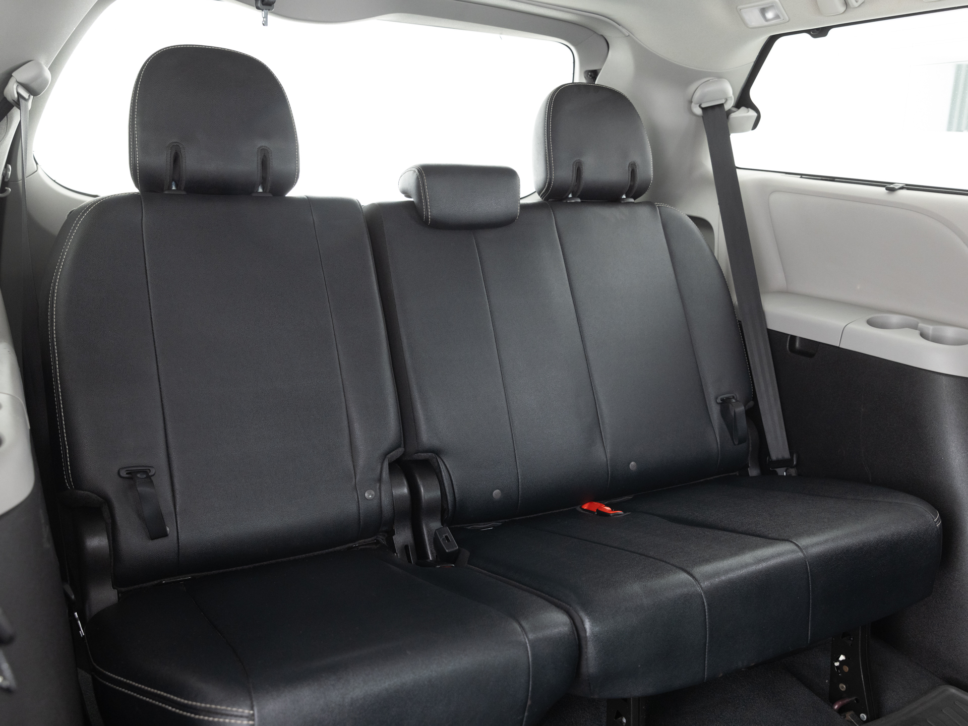 Used Marron Toyota Sienna SE-16 for Sale